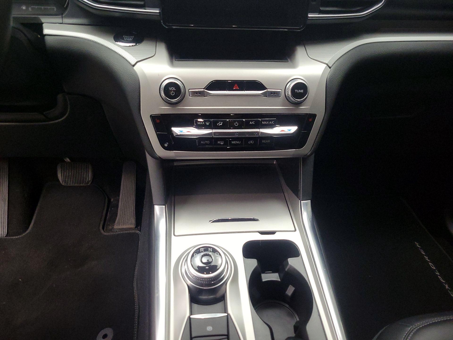 Thumbnail: 2022 Ford Explorer - 18