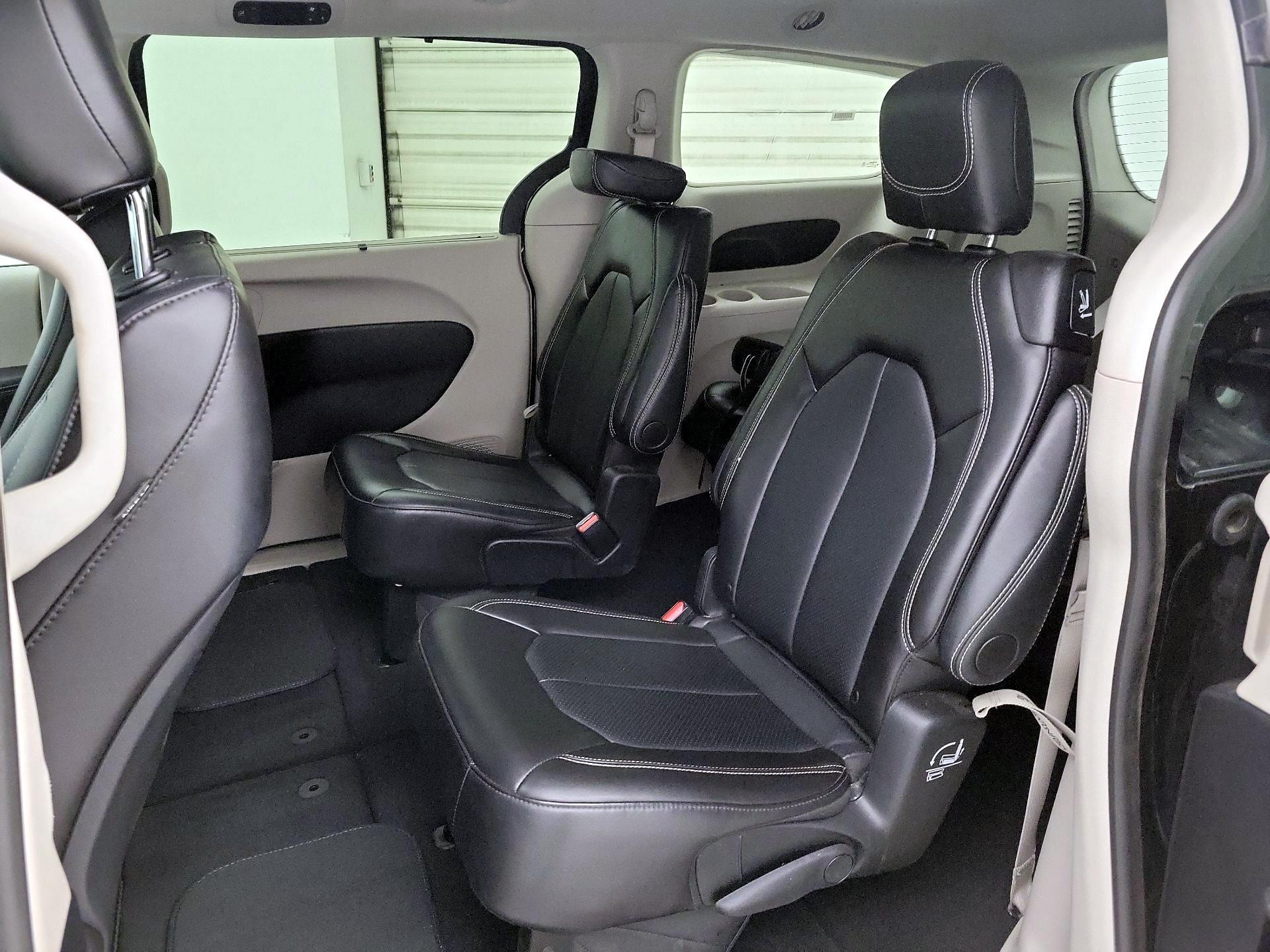 Thumbnail: 2024 Chrysler Pacifica - 19