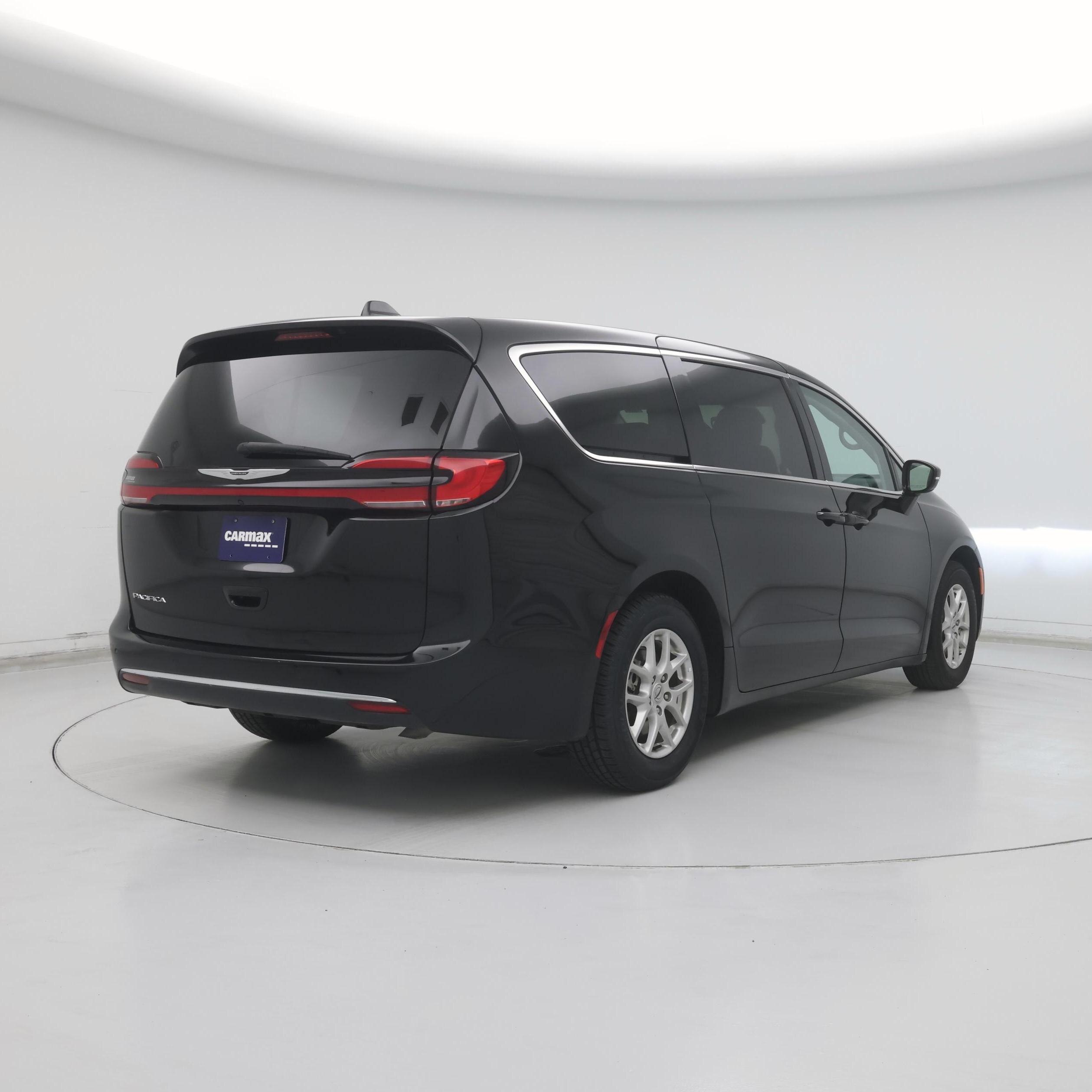 Thumbnail: 2024 Chrysler Pacifica - 8