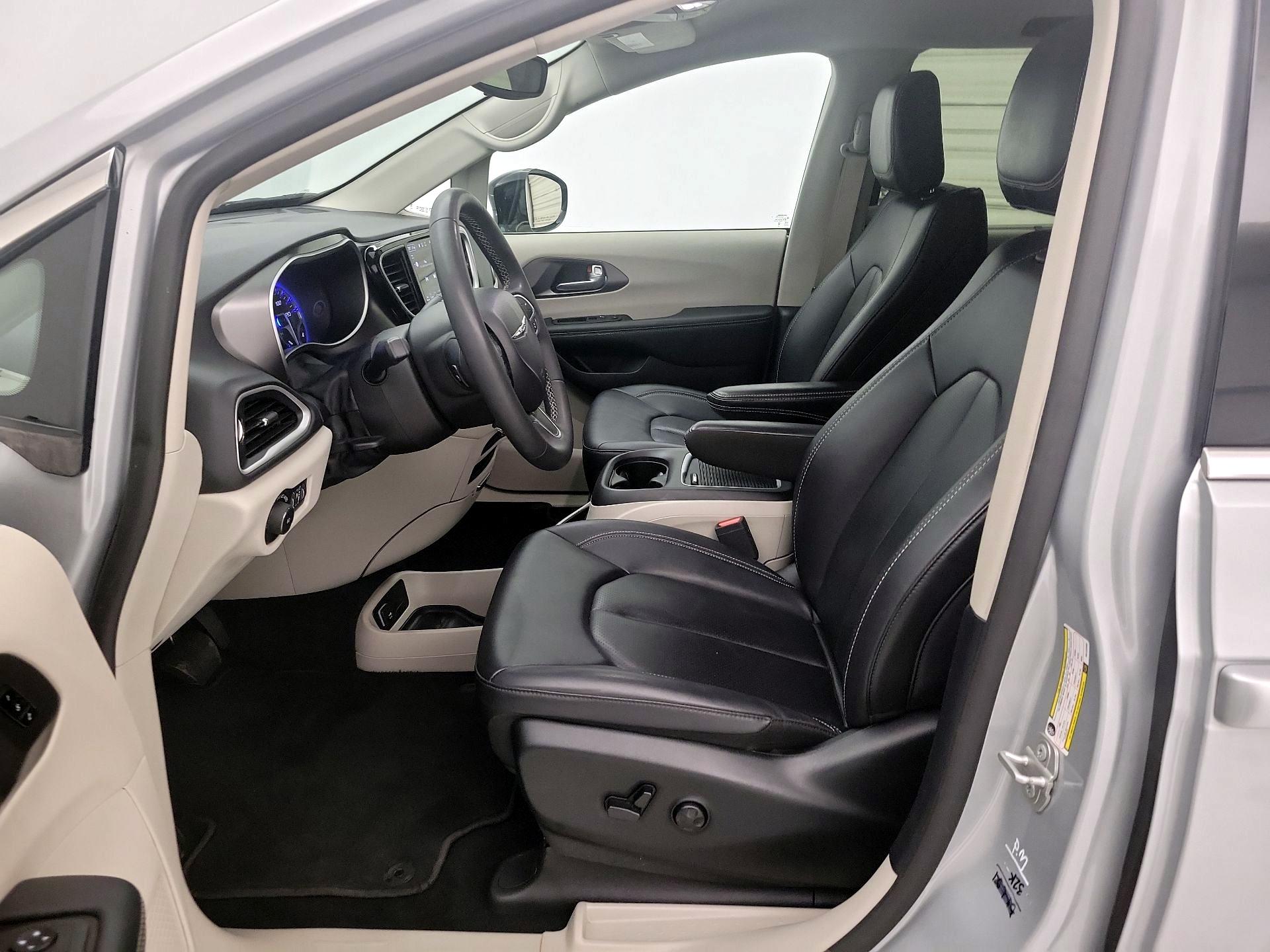 Thumbnail: 2024 Chrysler Pacifica - 11