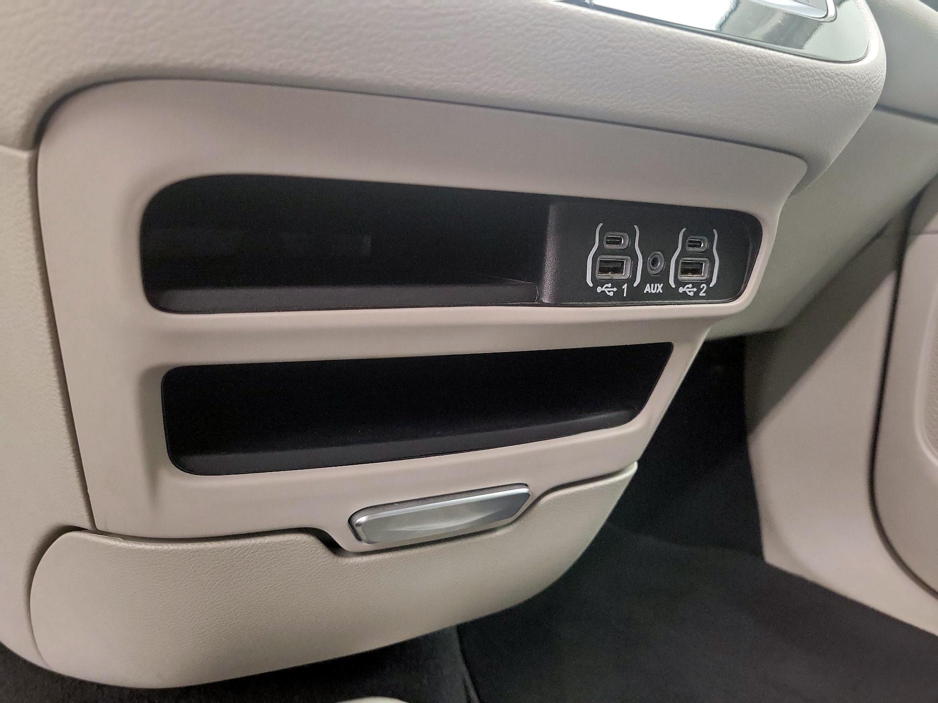 Thumbnail: 2024 Chrysler Pacifica - 18