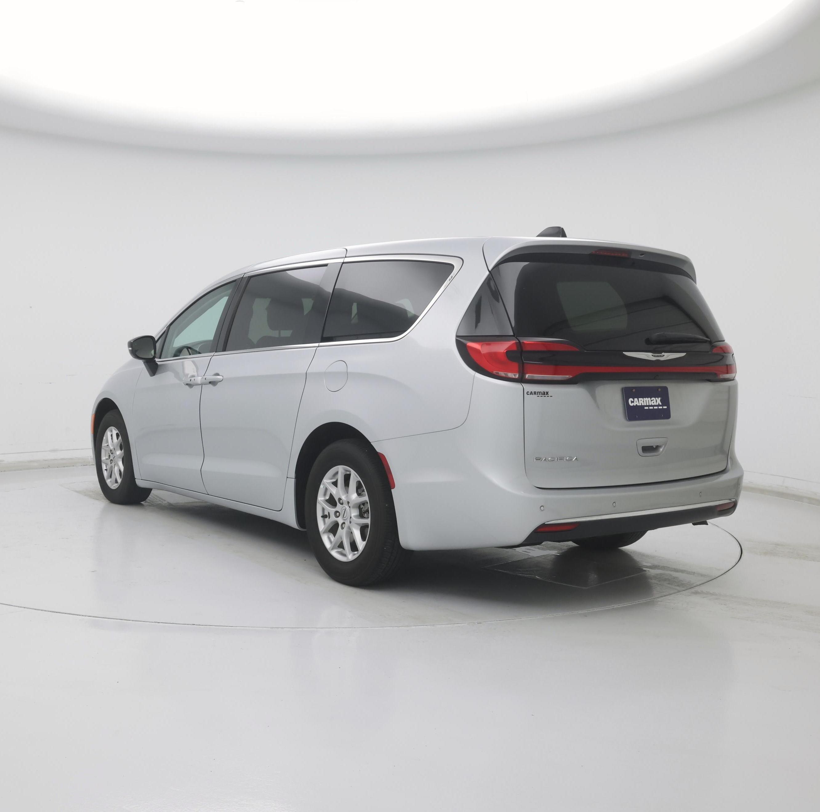 Thumbnail: 2024 Chrysler Pacifica - 2