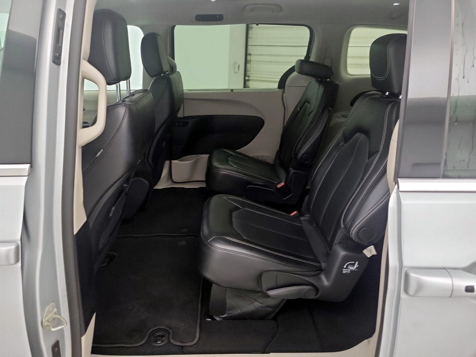 Thumbnail: 2024 Chrysler Pacifica - 19