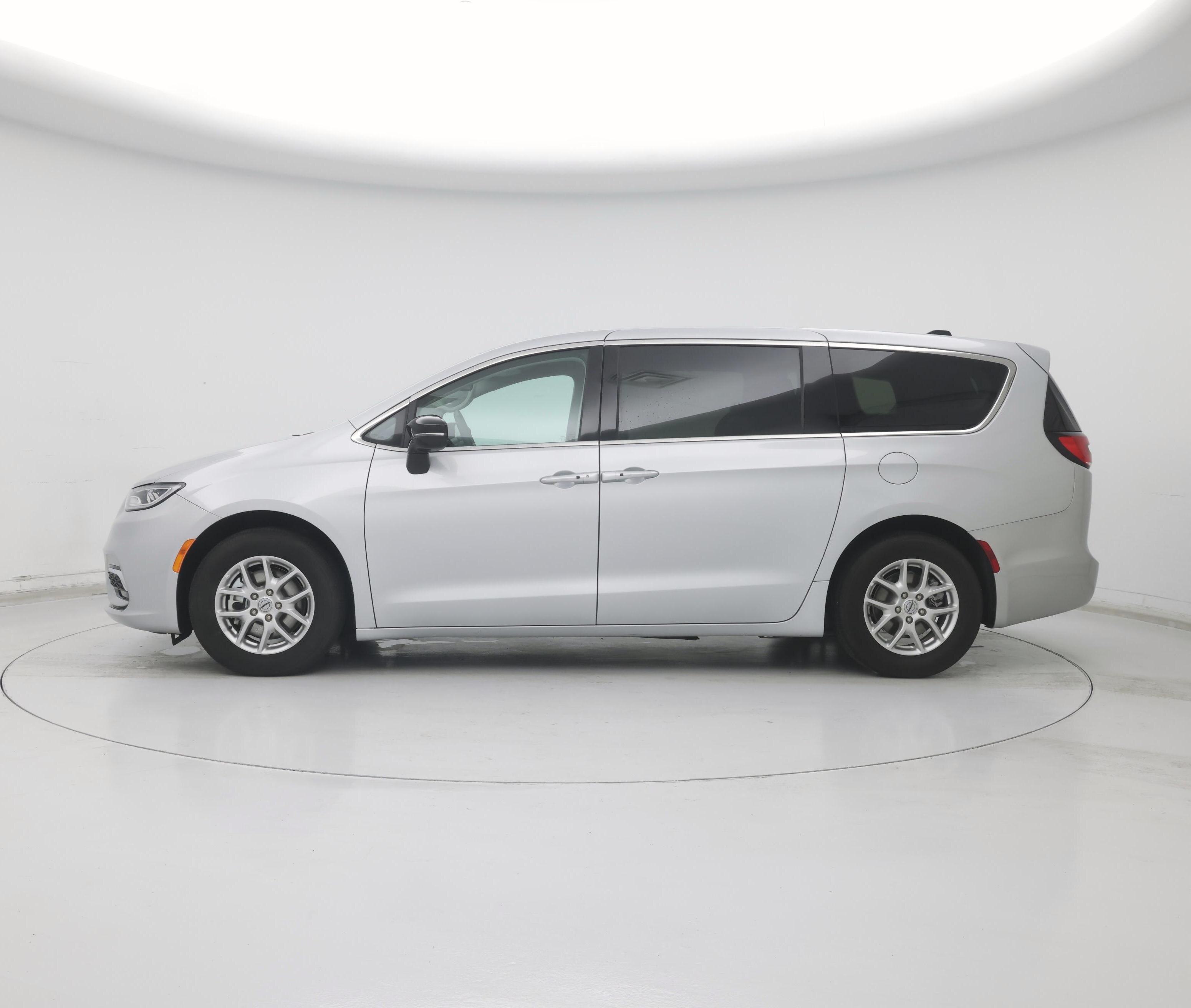 Thumbnail: 2024 Chrysler Pacifica - 3