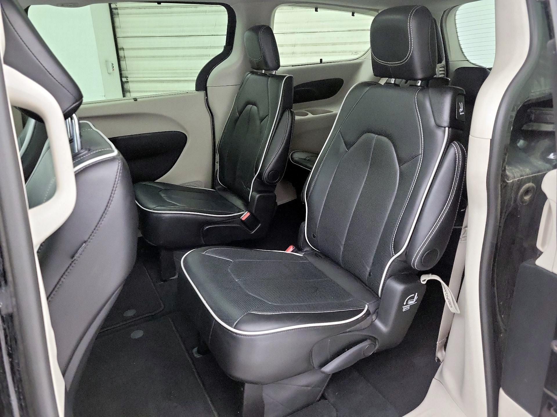 Thumbnail: 2024 Chrysler Pacifica - 20