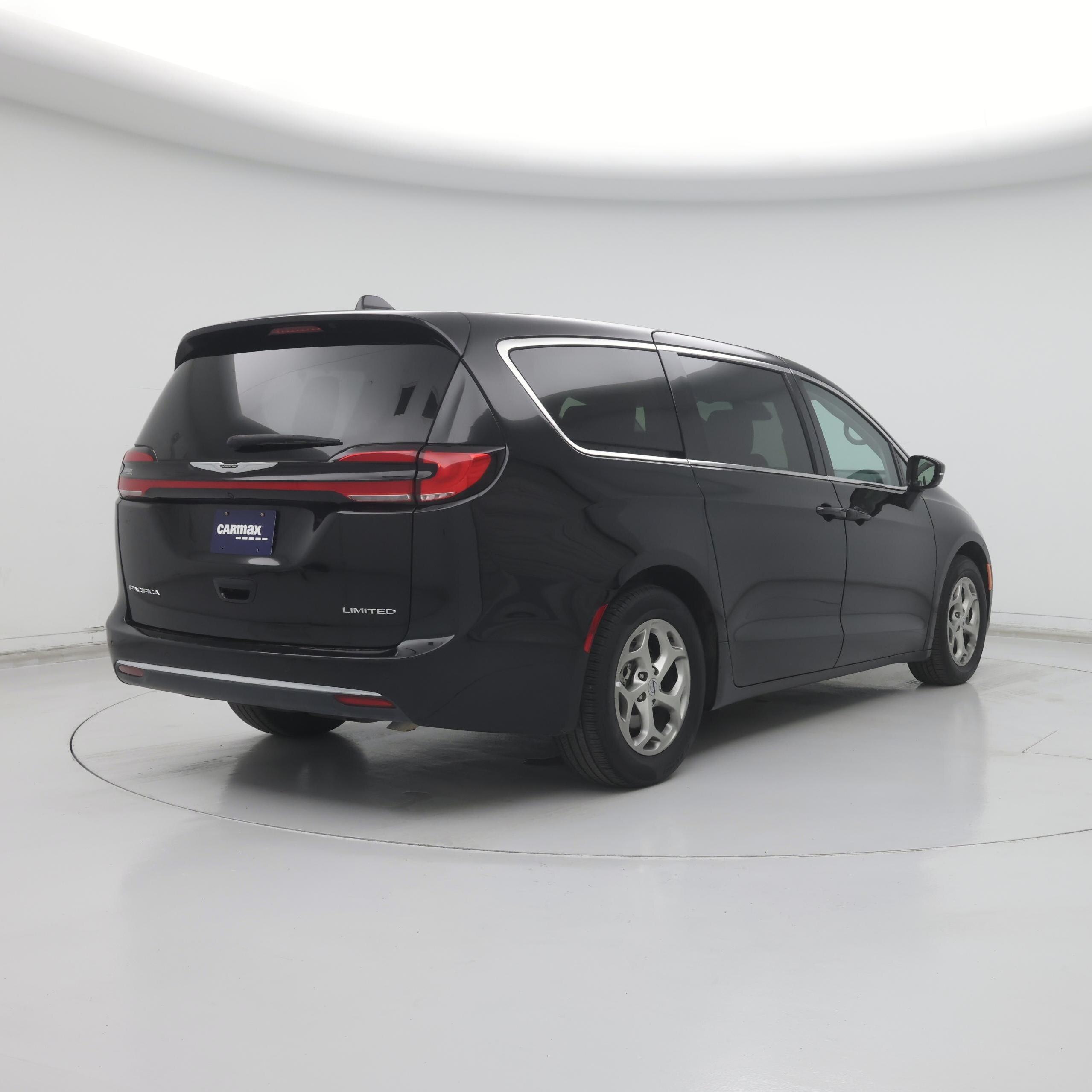 Thumbnail: 2024 Chrysler Pacifica - 8