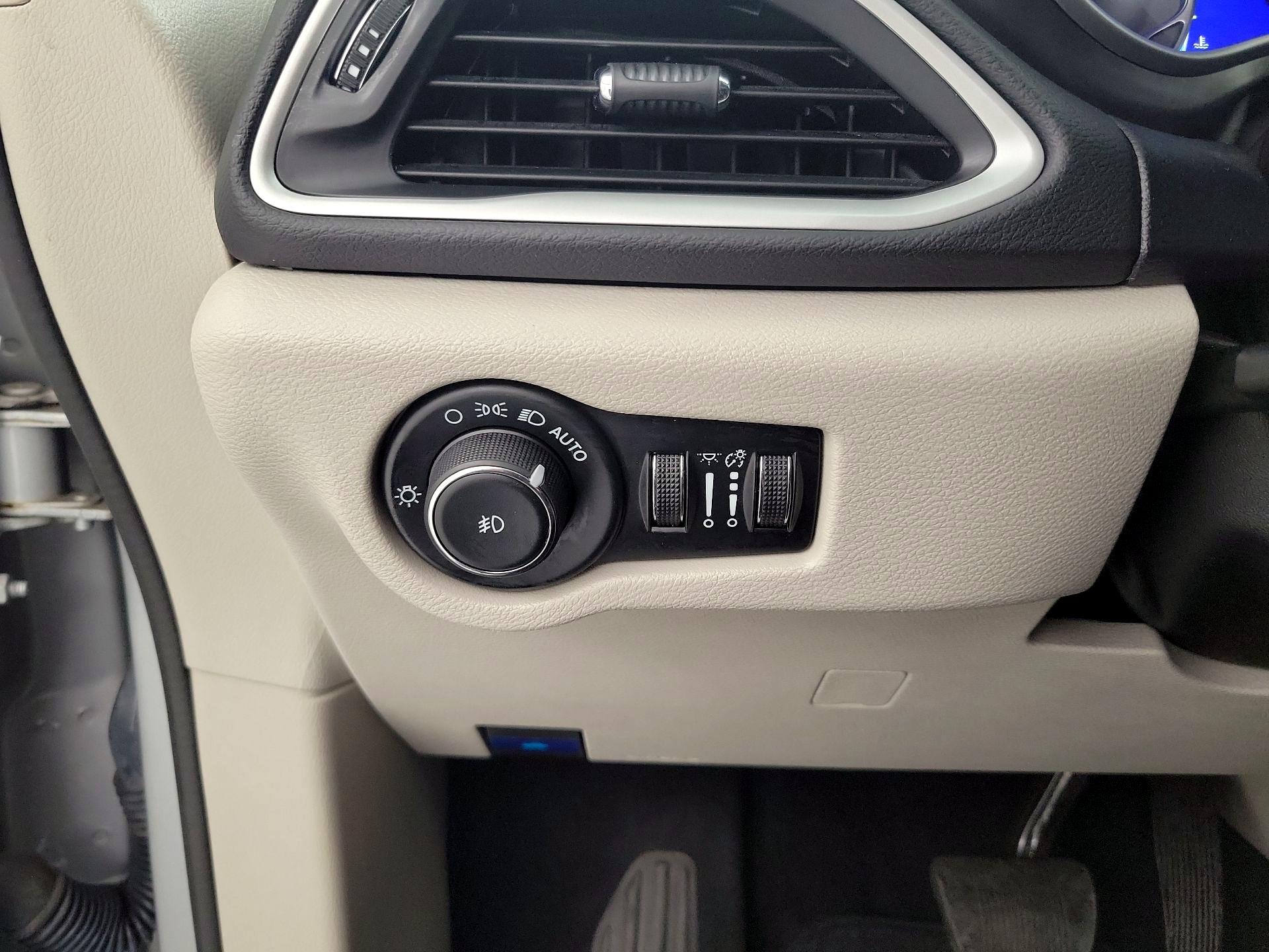 Thumbnail: 2024 Chrysler Pacifica - 13