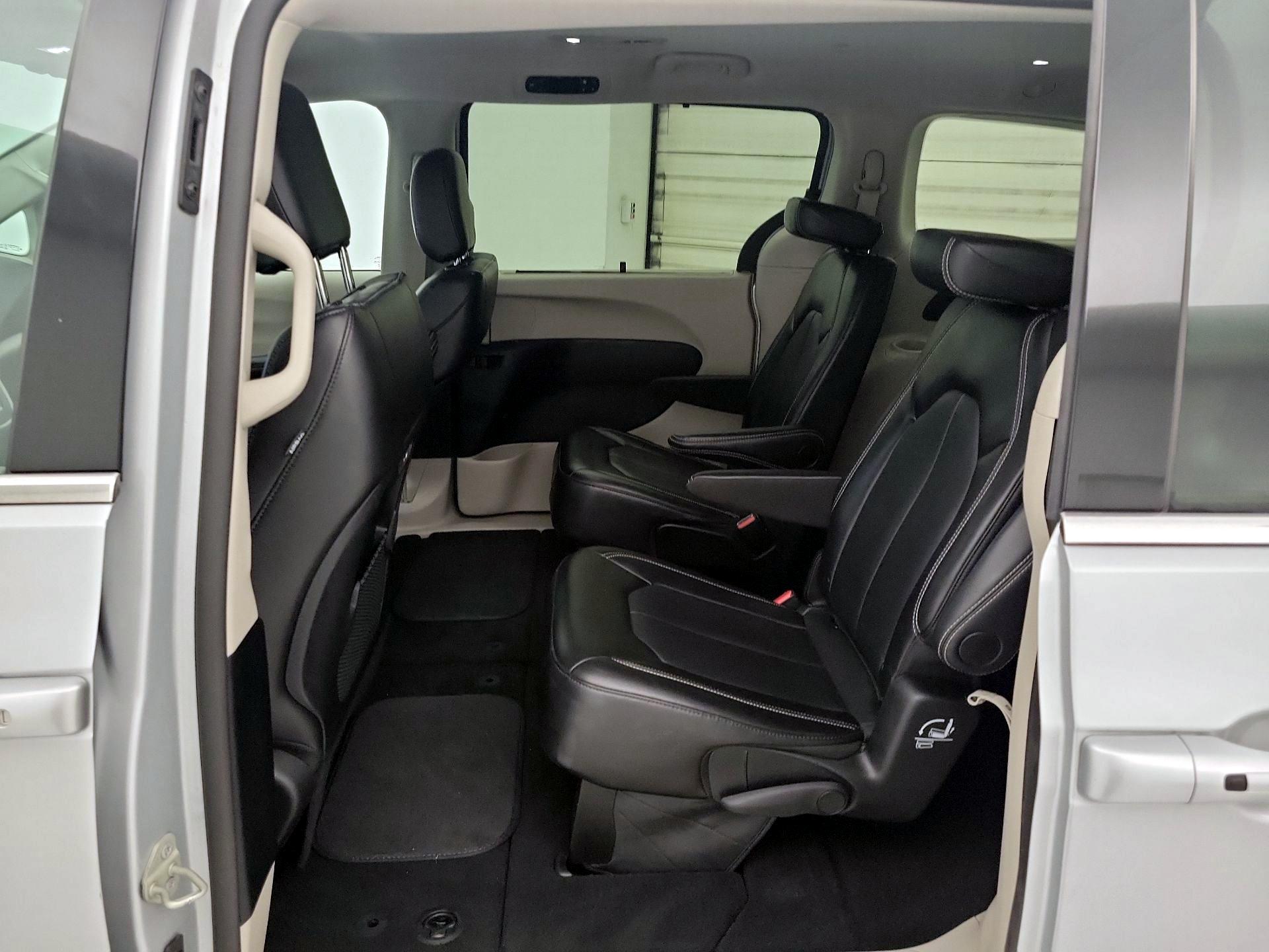 Thumbnail: 2024 Chrysler Pacifica - 19