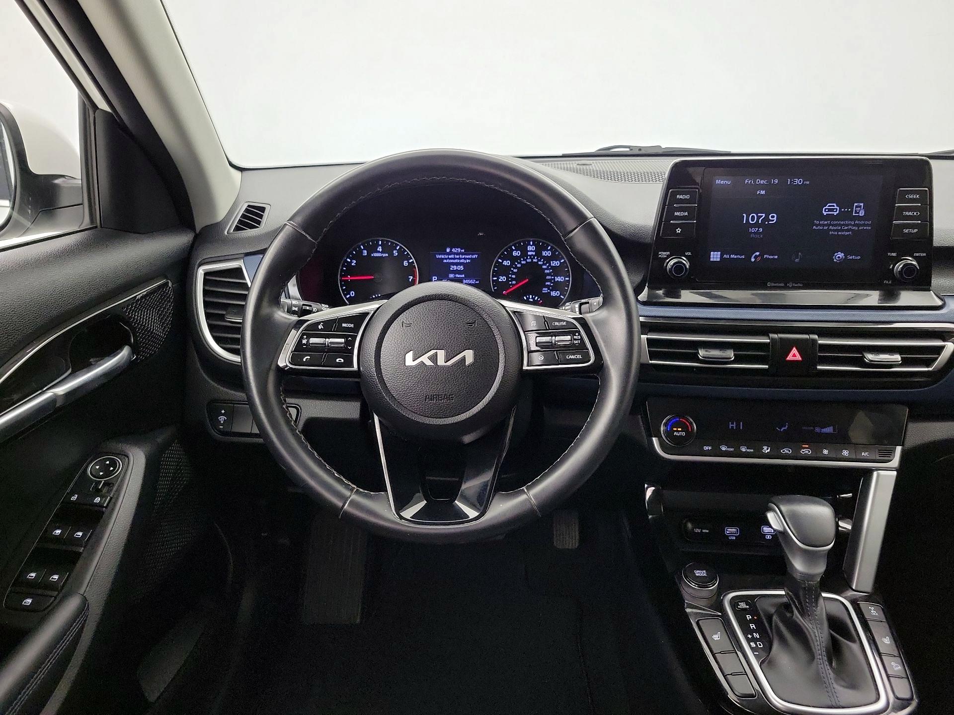 Thumbnail: 2023 Kia Seltos - 10