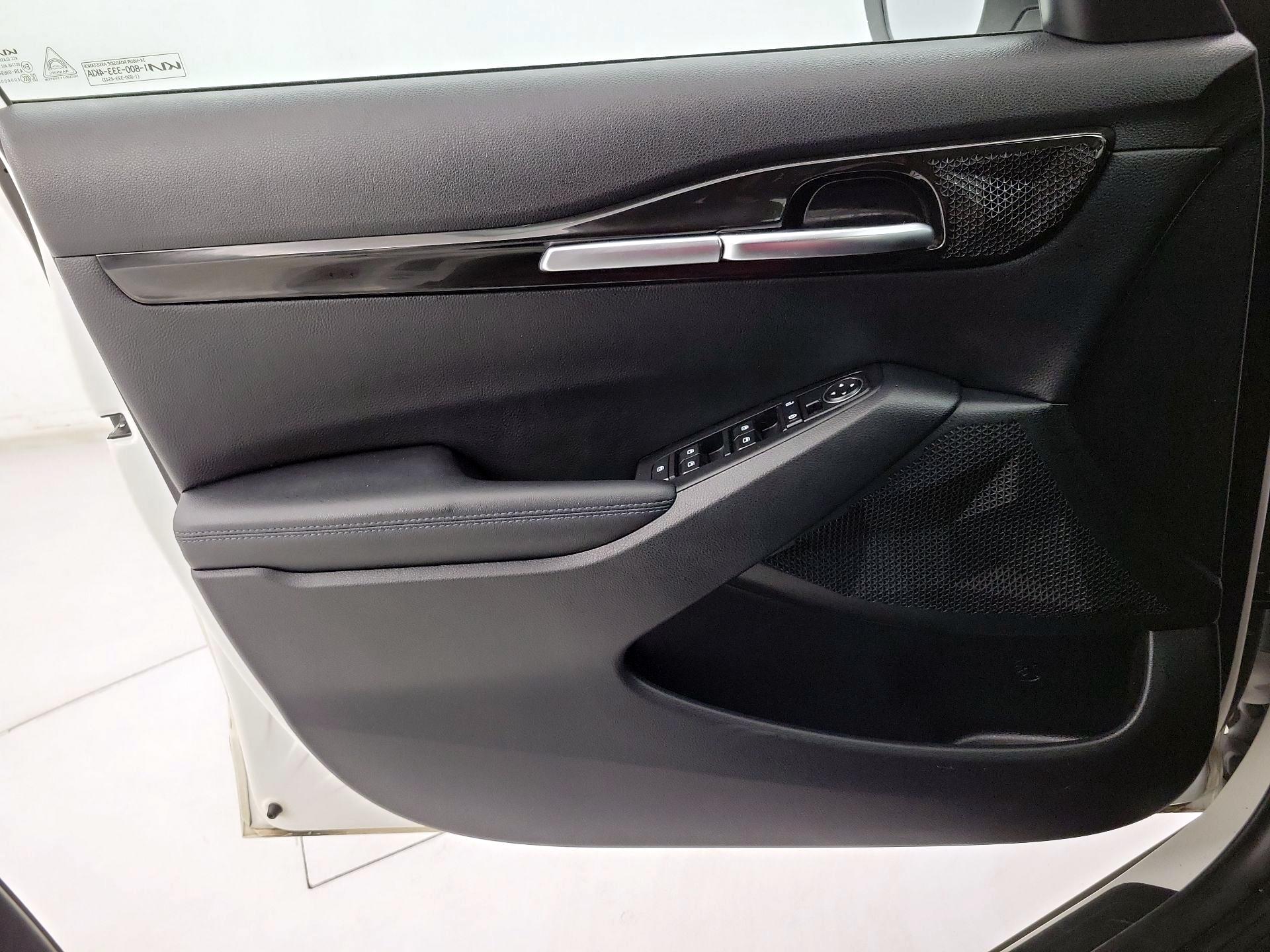 Thumbnail: 2023 Kia Seltos - 12