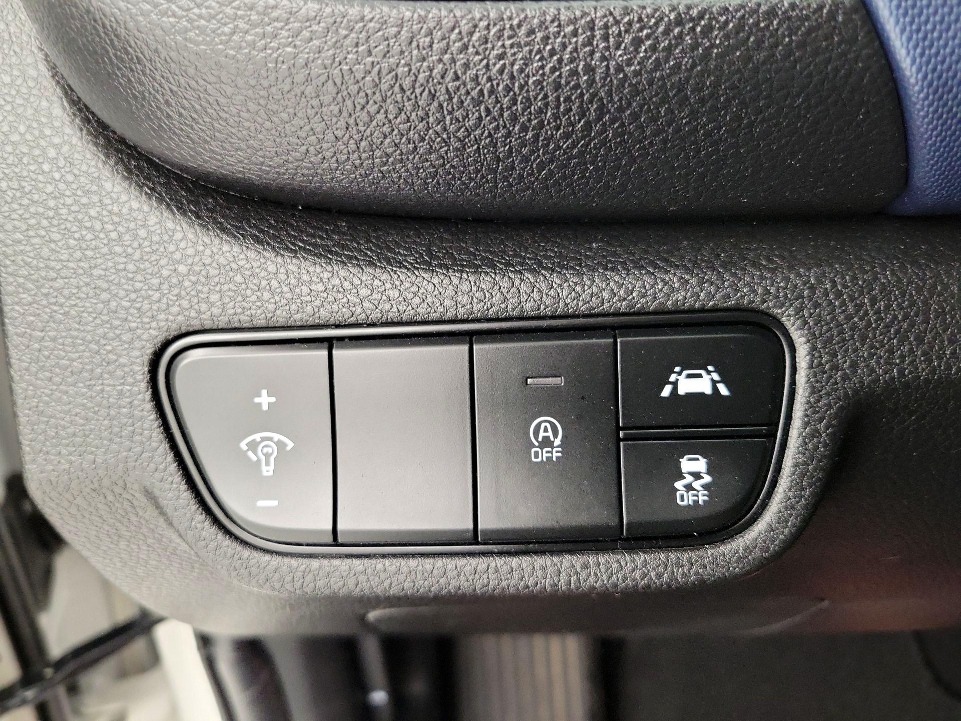 Thumbnail: 2023 Kia Seltos - 13