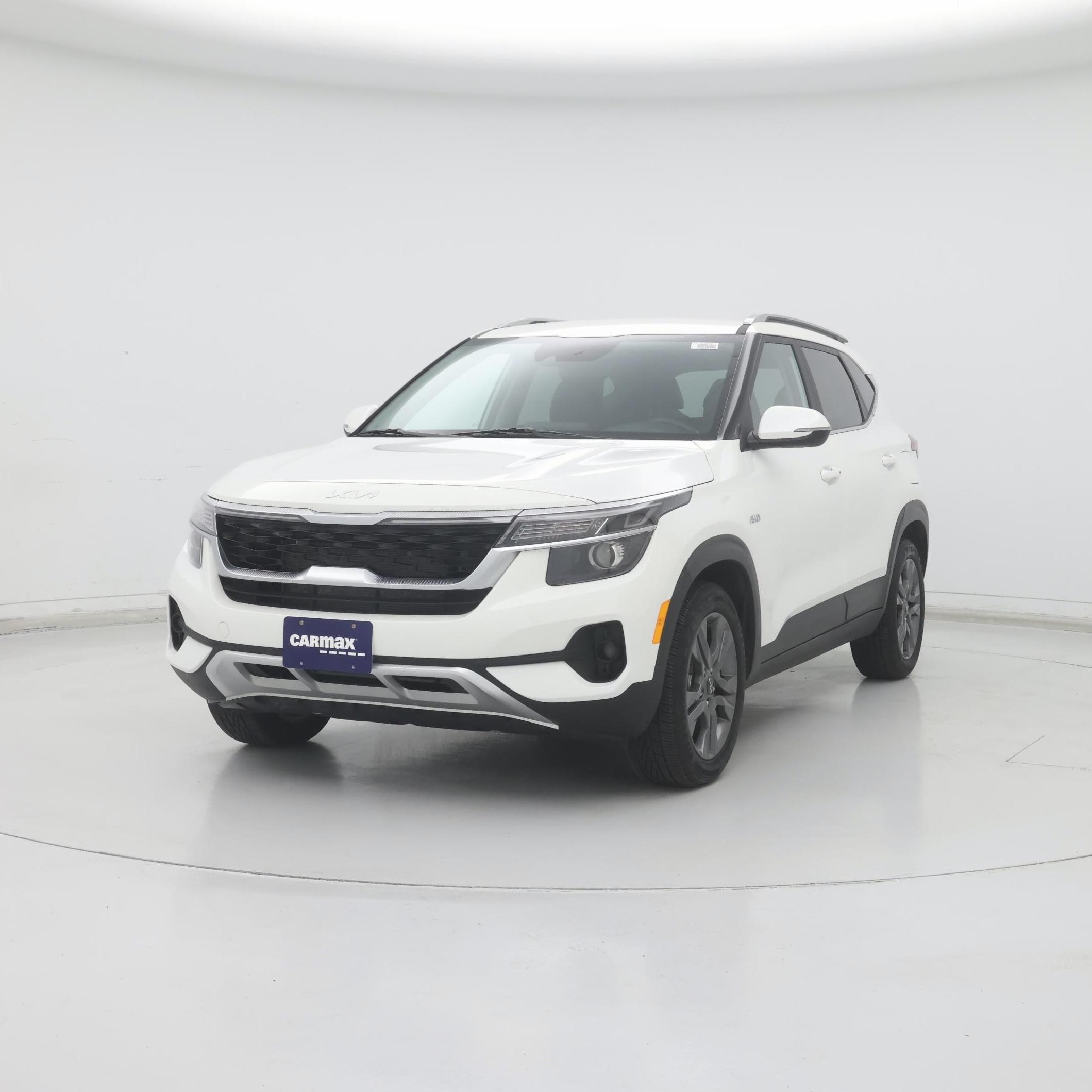 Thumbnail: 2023 Kia Seltos - 4