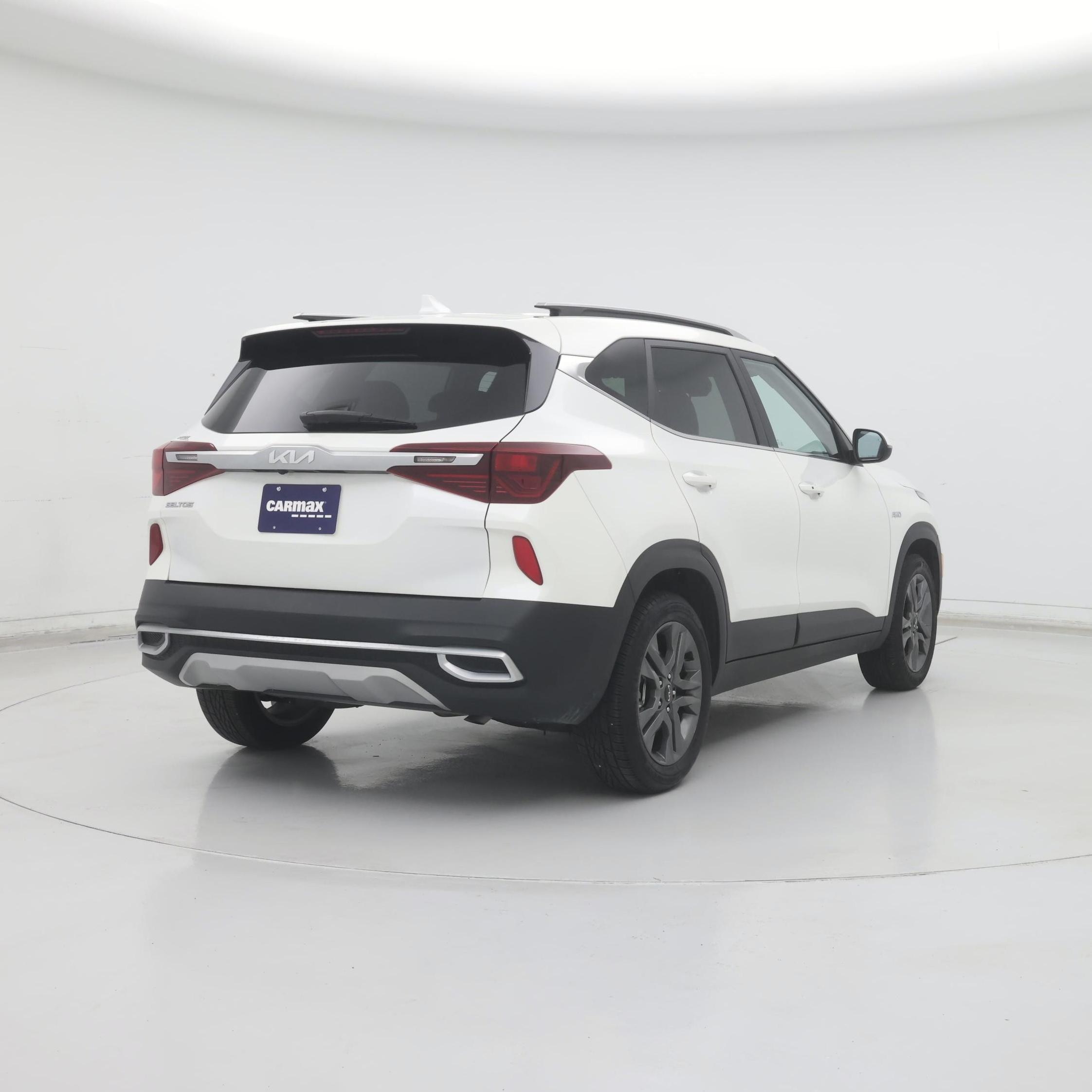 Thumbnail: 2023 Kia Seltos - 8