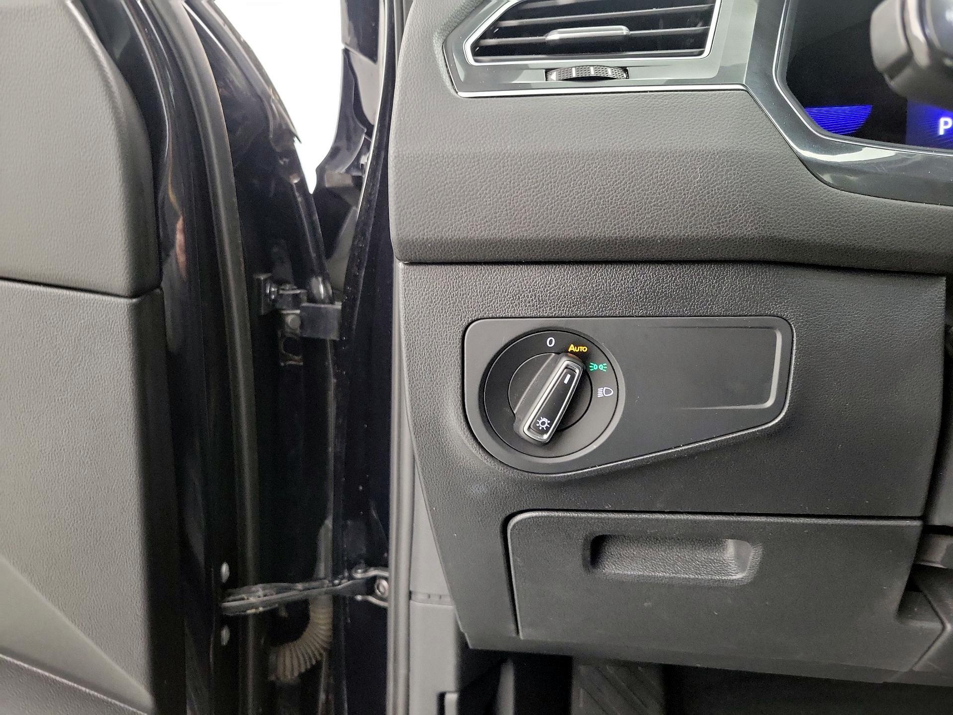 Thumbnail: 2022 Volkswagen Tiguan - 13