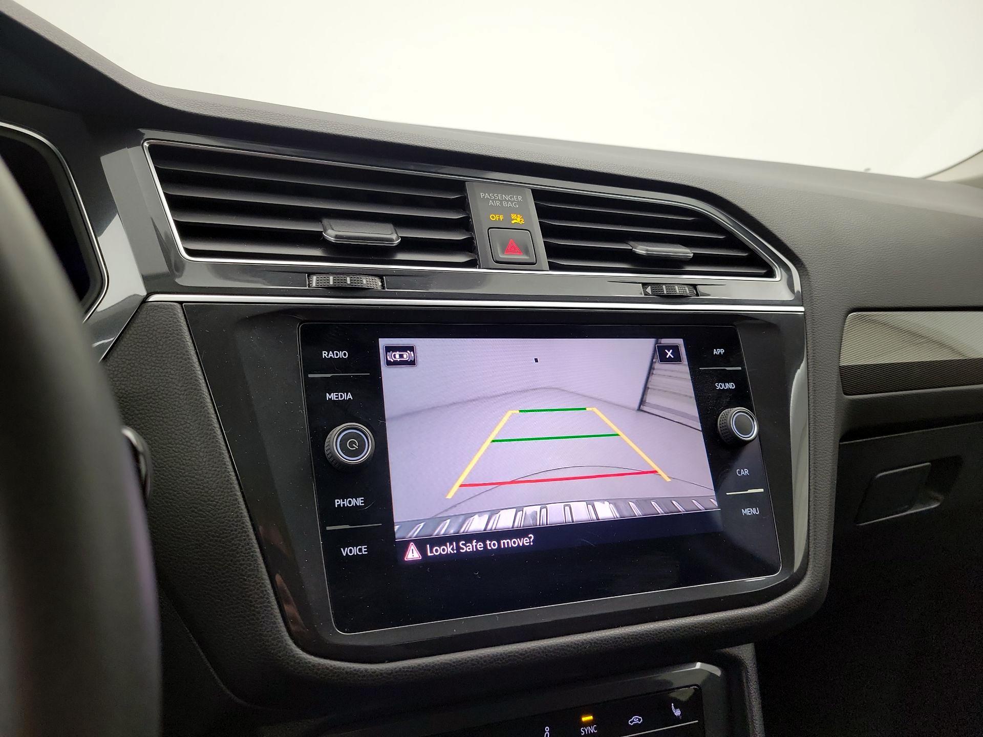 Thumbnail: 2022 Volkswagen Tiguan - 14