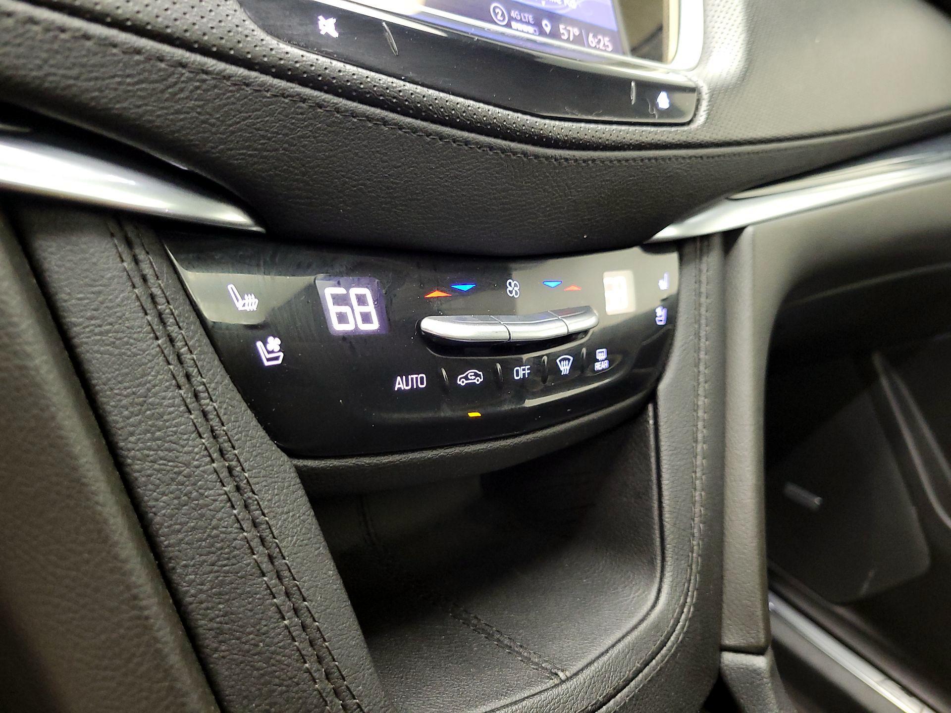 Thumbnail: 2024 Cadillac XT5 - 17