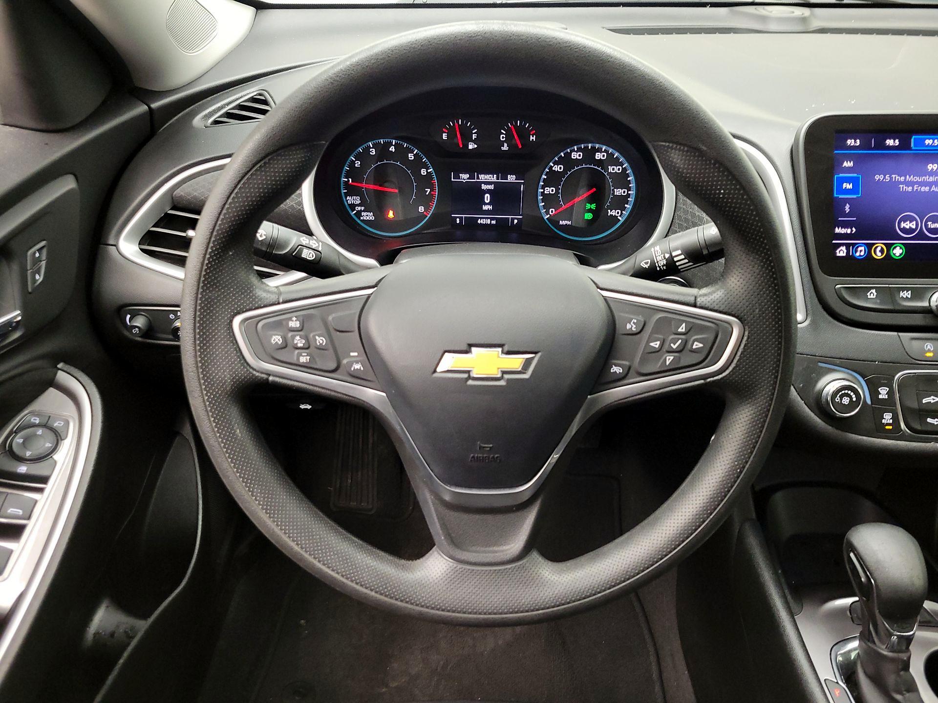 Thumbnail: 2023 Chevrolet Malibu - 10