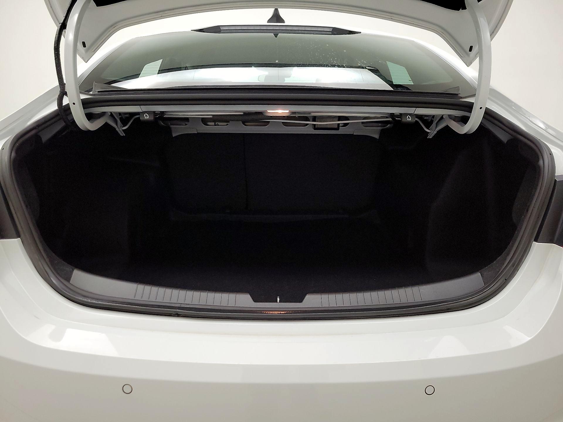 Thumbnail: 2023 Chevrolet Malibu - 20