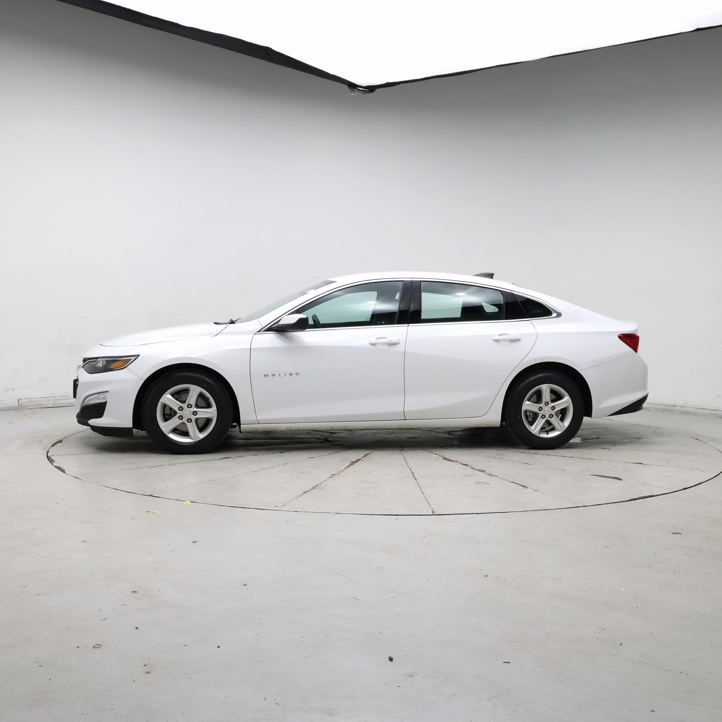 Thumbnail: 2023 Chevrolet Malibu - 3