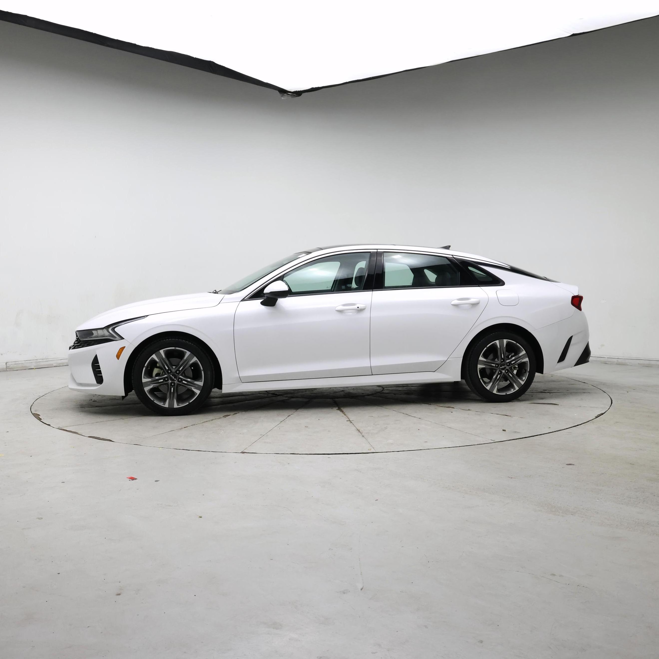 Thumbnail: 2023 Kia K5 - 3