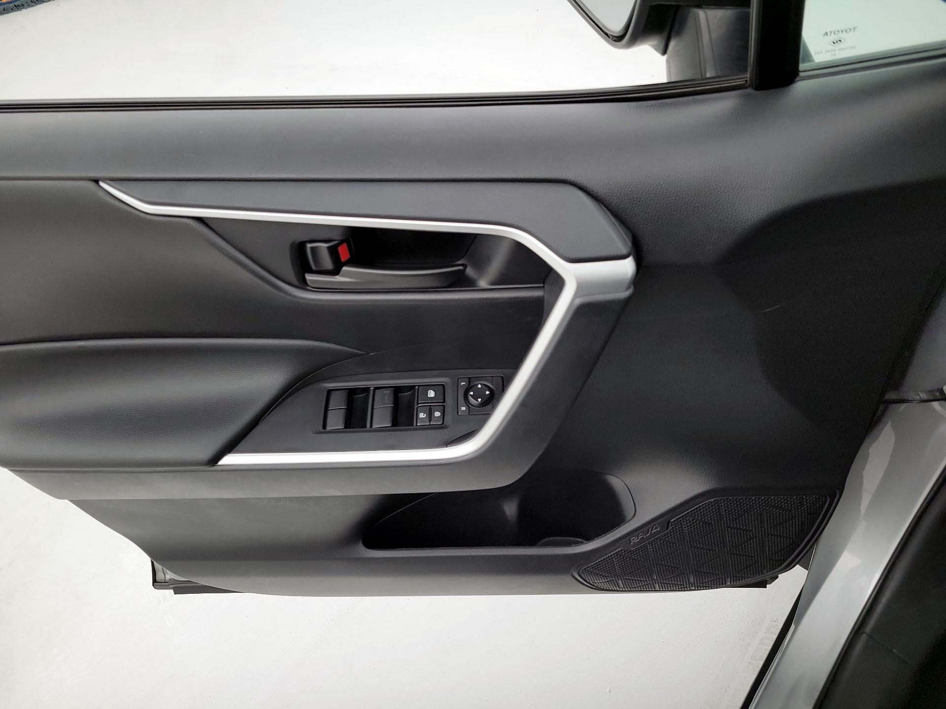 Thumbnail: 2024 Toyota RAV4 - 12