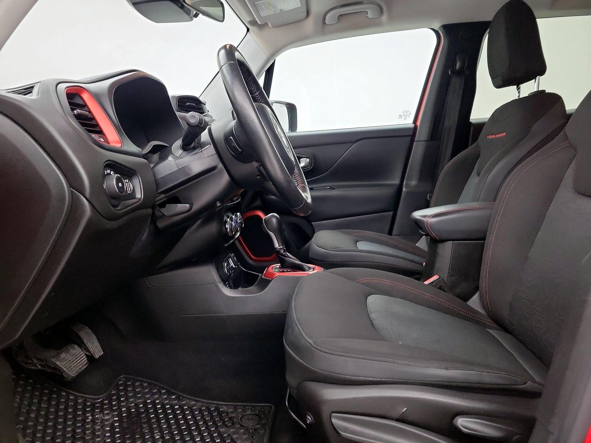 Thumbnail: 2016 Jeep Renegade - 11