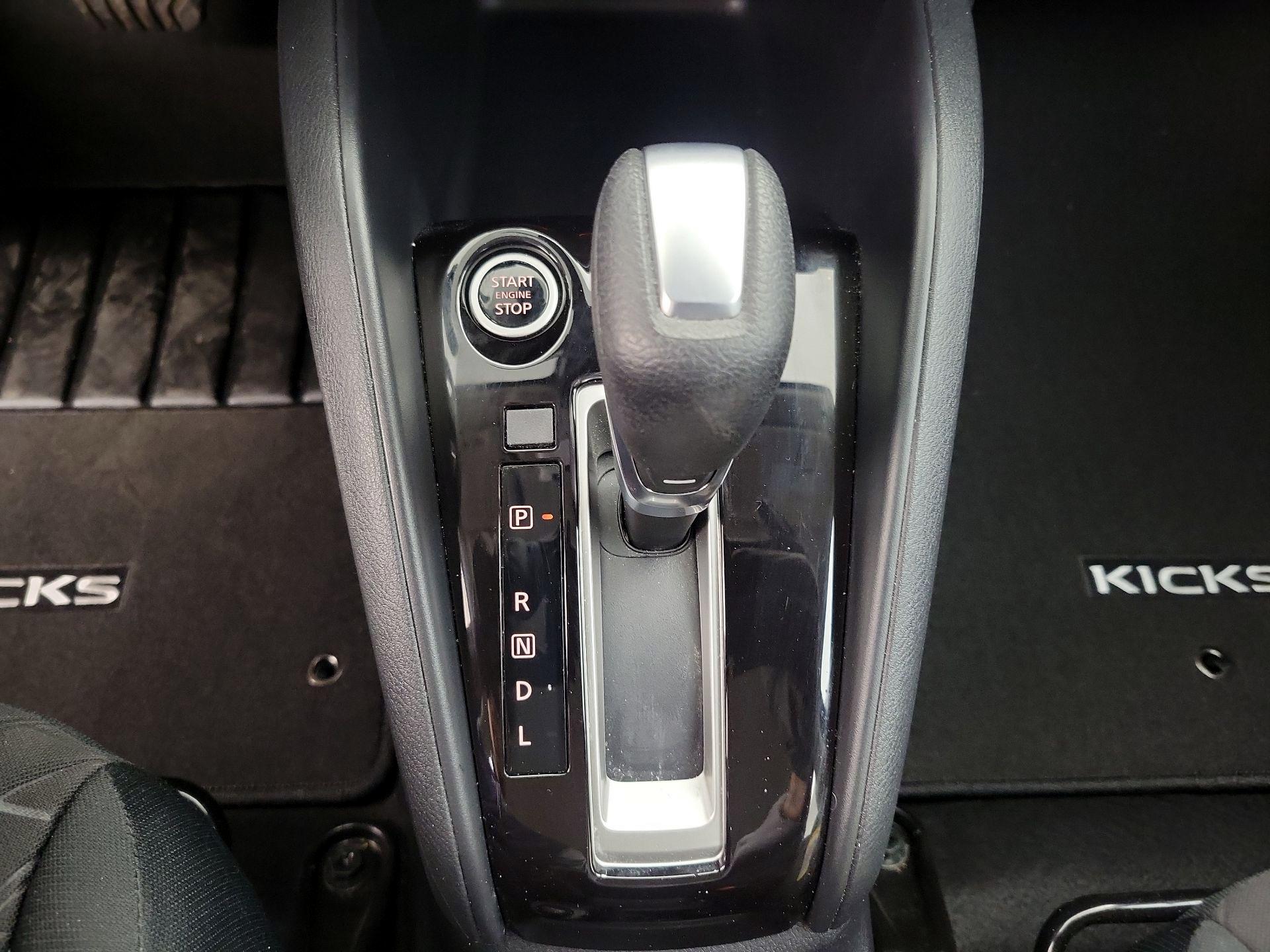 Thumbnail: 2021 Nissan Kicks - 17