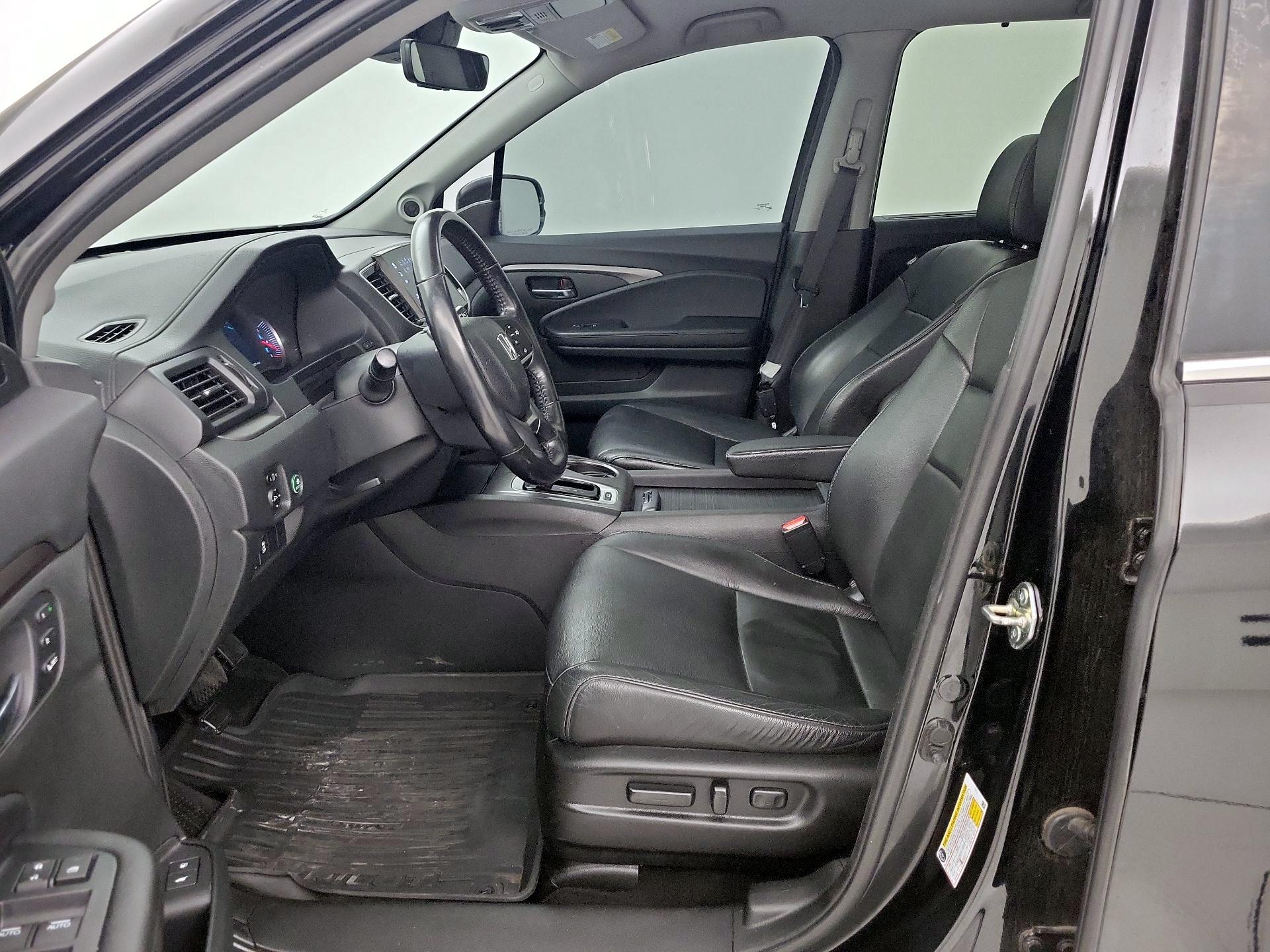 Thumbnail: 2019 Honda Pilot - 11