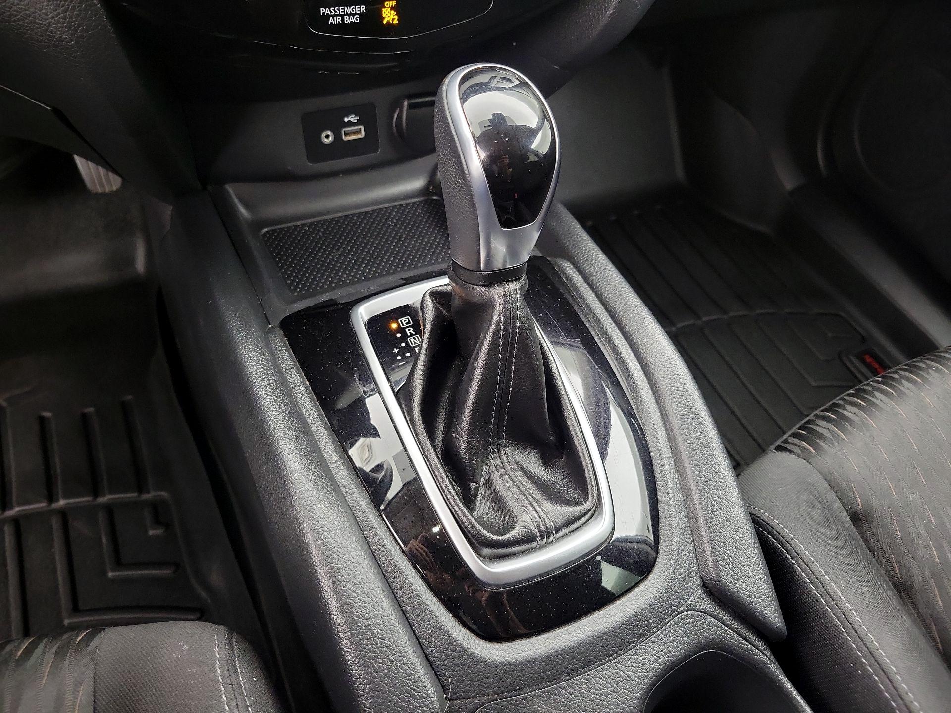 Thumbnail: 2020 Nissan Rogue - 17