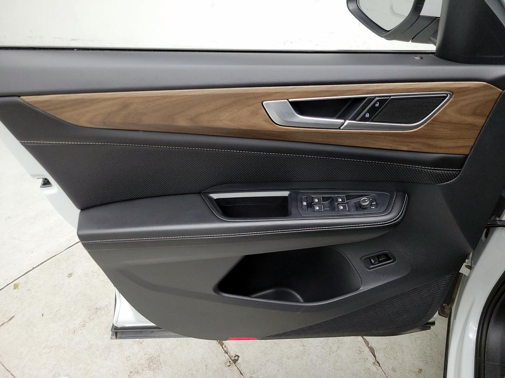 Thumbnail: 2024 Volkswagen Atlas - 12