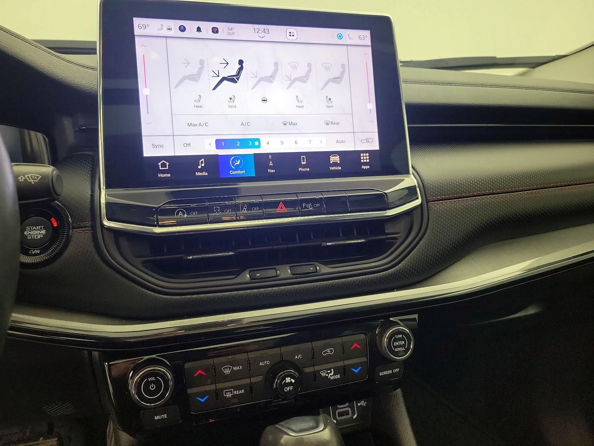 Thumbnail: 2022 Jeep Compass - 16