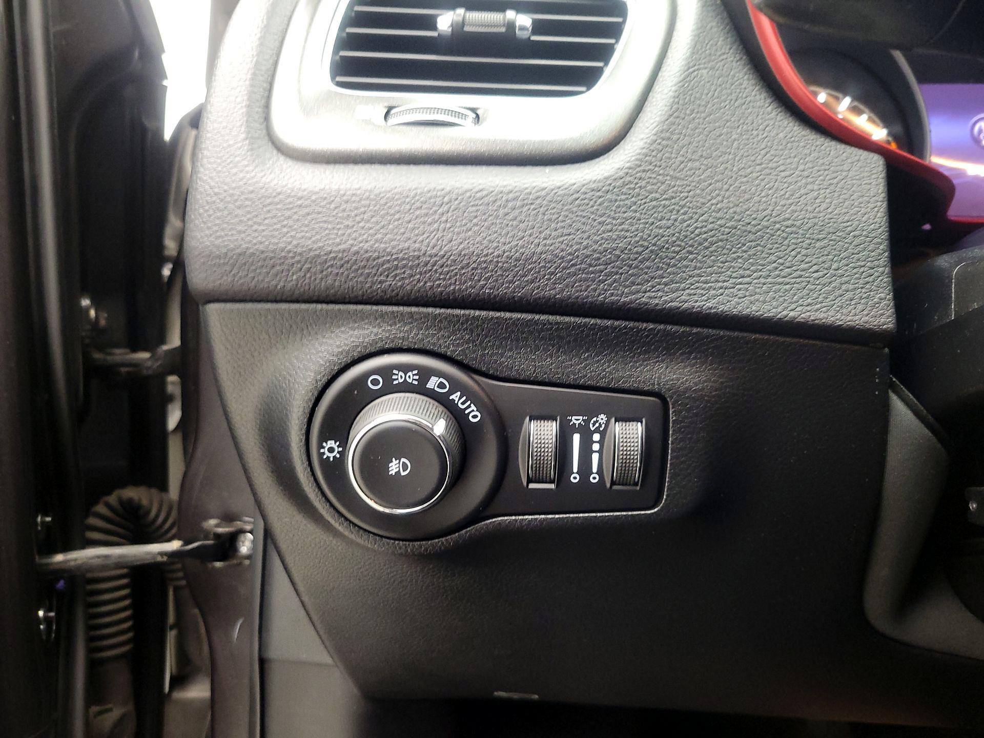 Thumbnail: 2021 Jeep Compass - 13