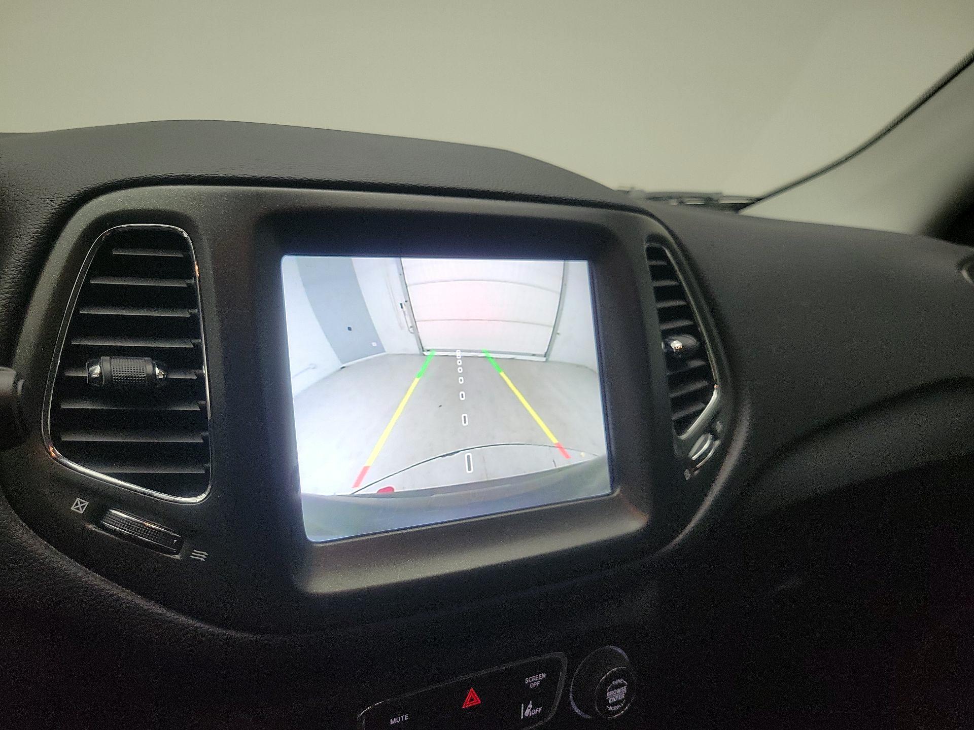 Thumbnail: 2021 Jeep Compass - 14