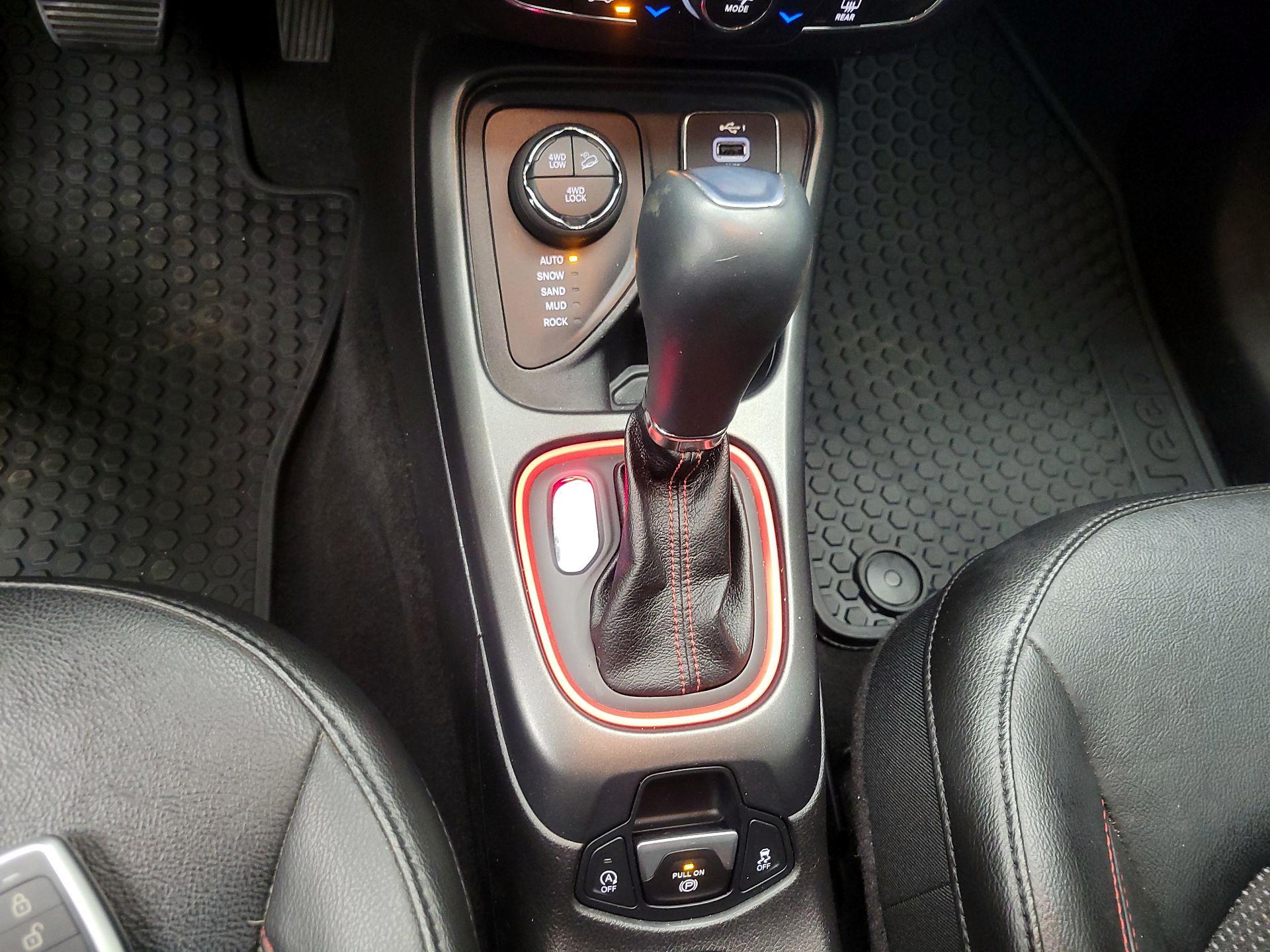 Thumbnail: 2021 Jeep Compass - 17