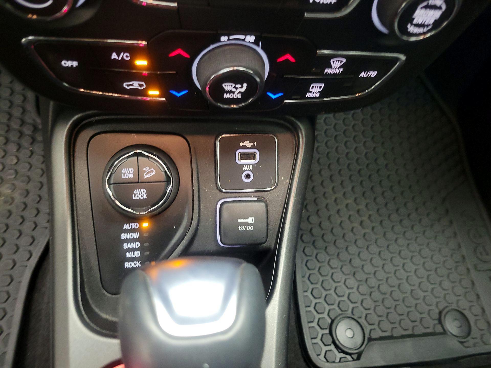 Thumbnail: 2021 Jeep Compass - 18