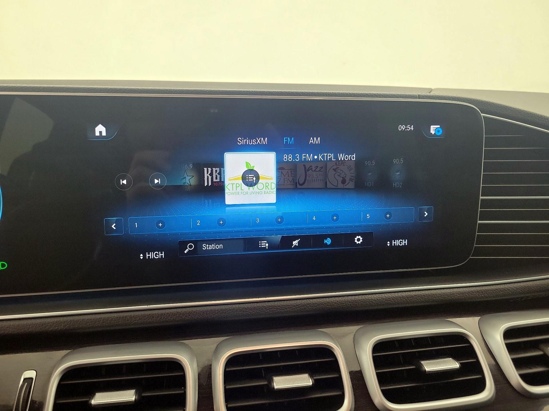 Thumbnail: 2023 Mercedes-Benz GLS - 15