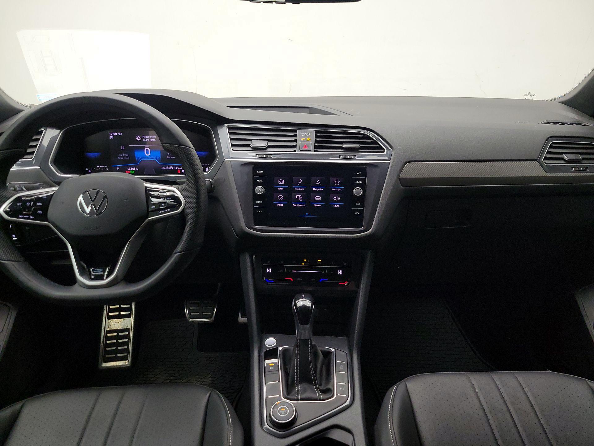 Thumbnail: 2024 Volkswagen Tiguan - 9