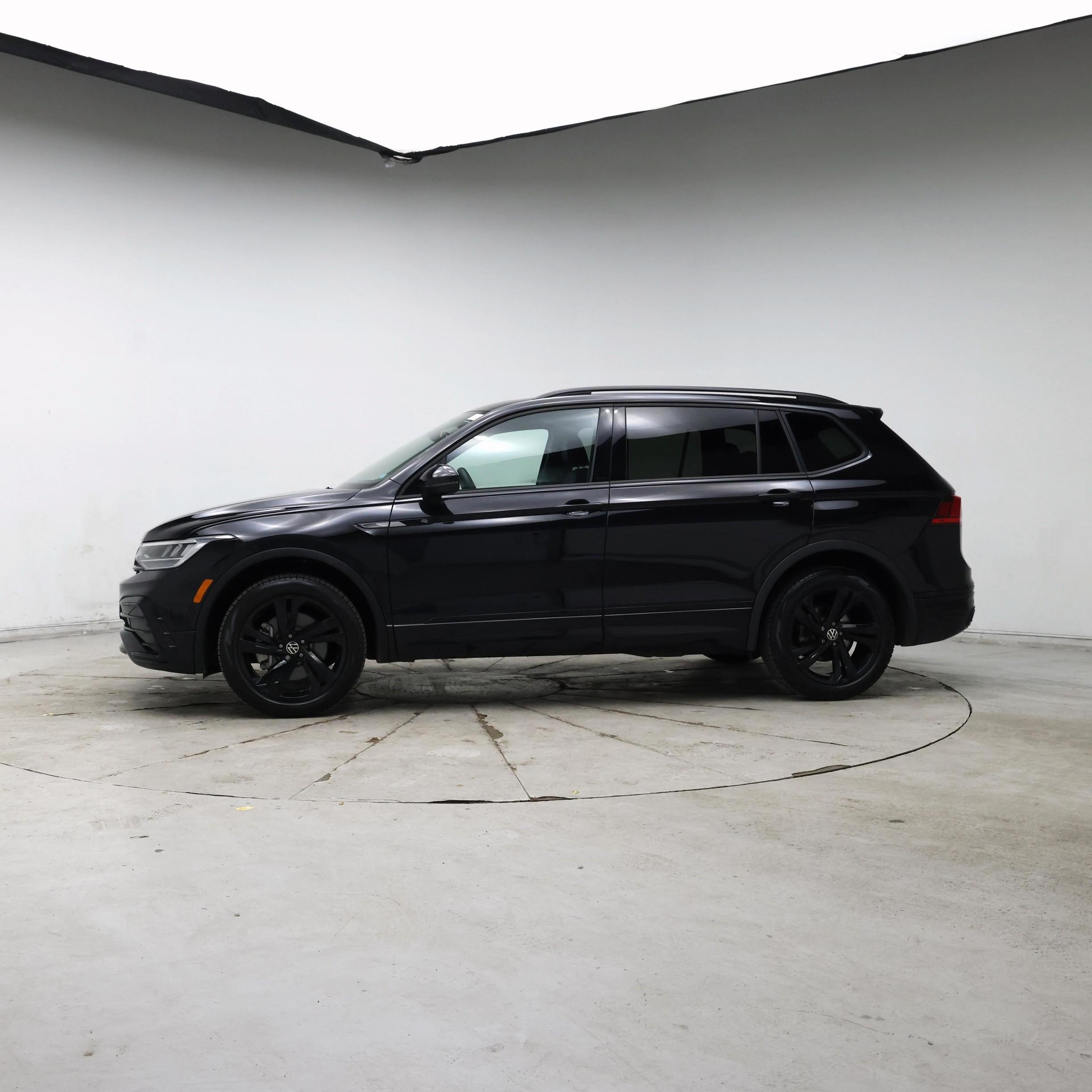 Thumbnail: 2024 Volkswagen Tiguan - 3