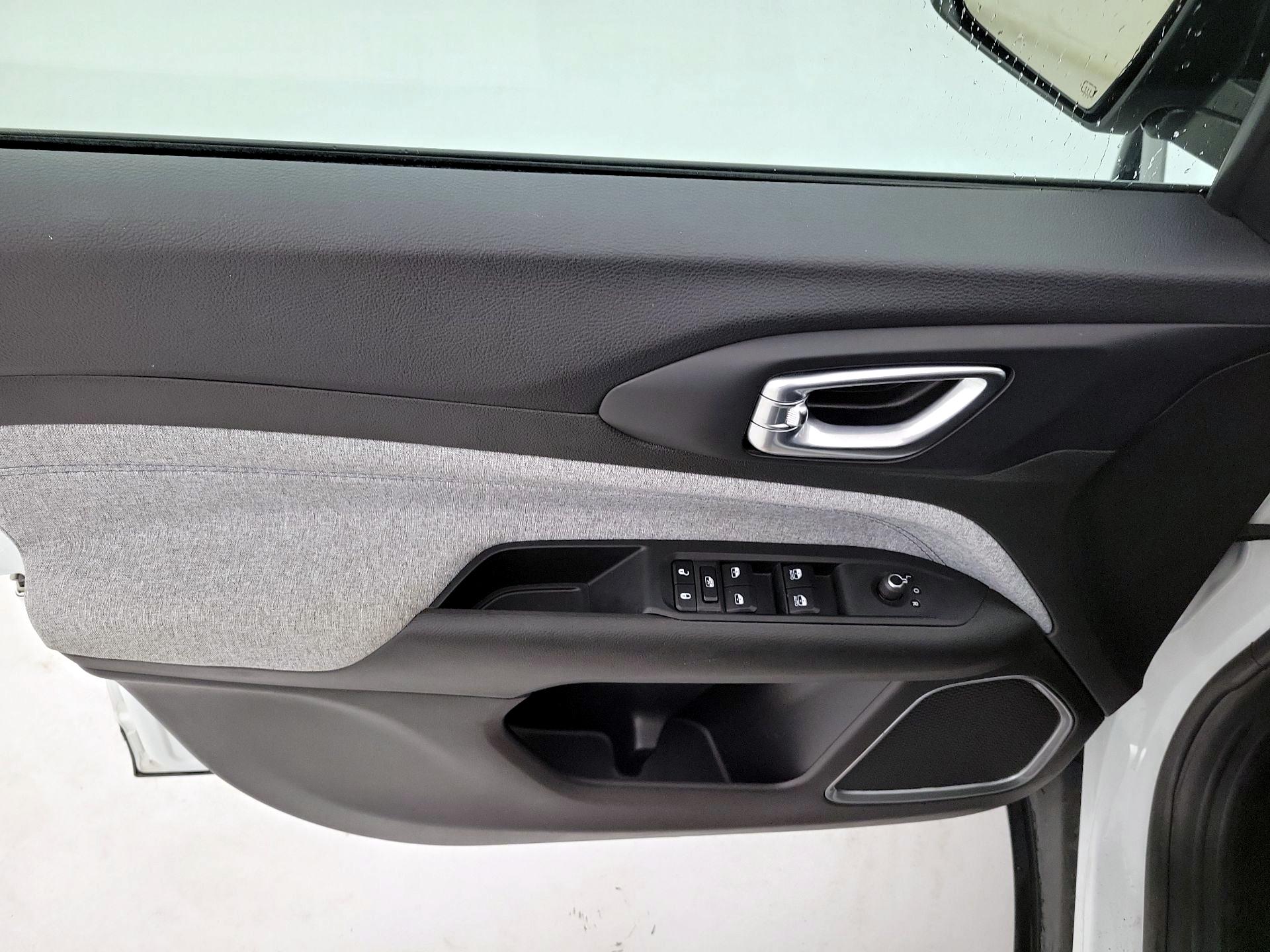 Thumbnail: 2025 Jeep Compass - 12