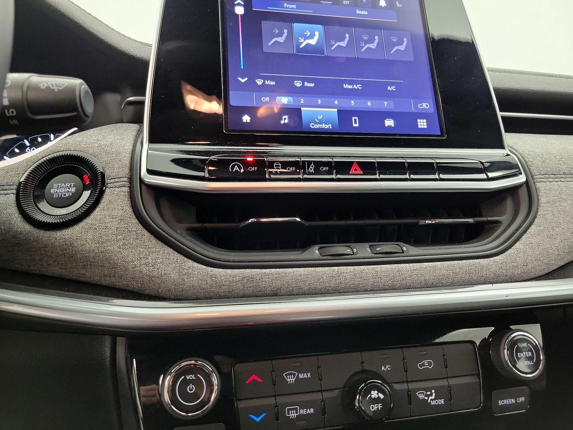 Thumbnail: 2025 Jeep Compass - 16