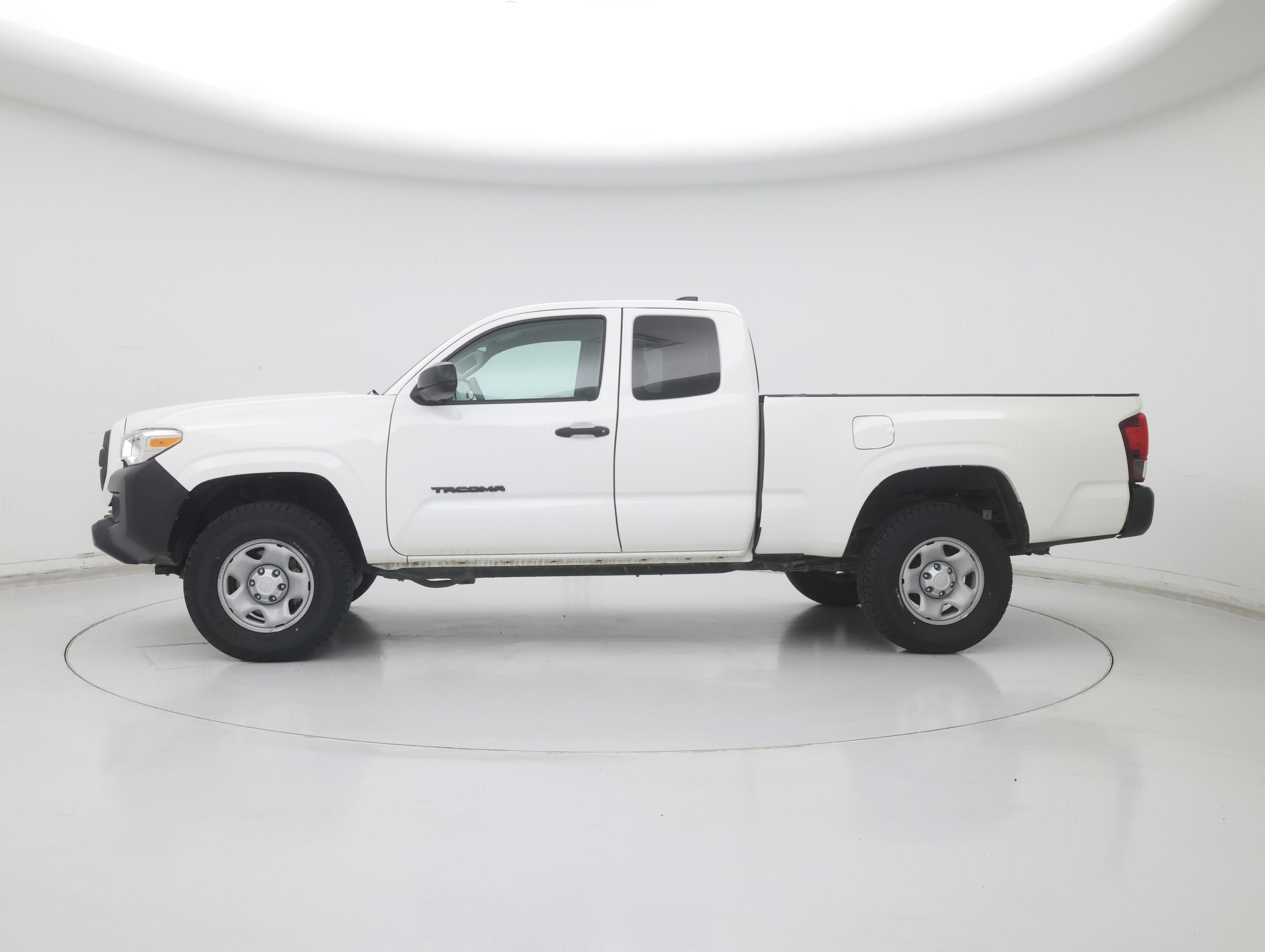 Thumbnail: 2022 Toyota Tacoma - 3