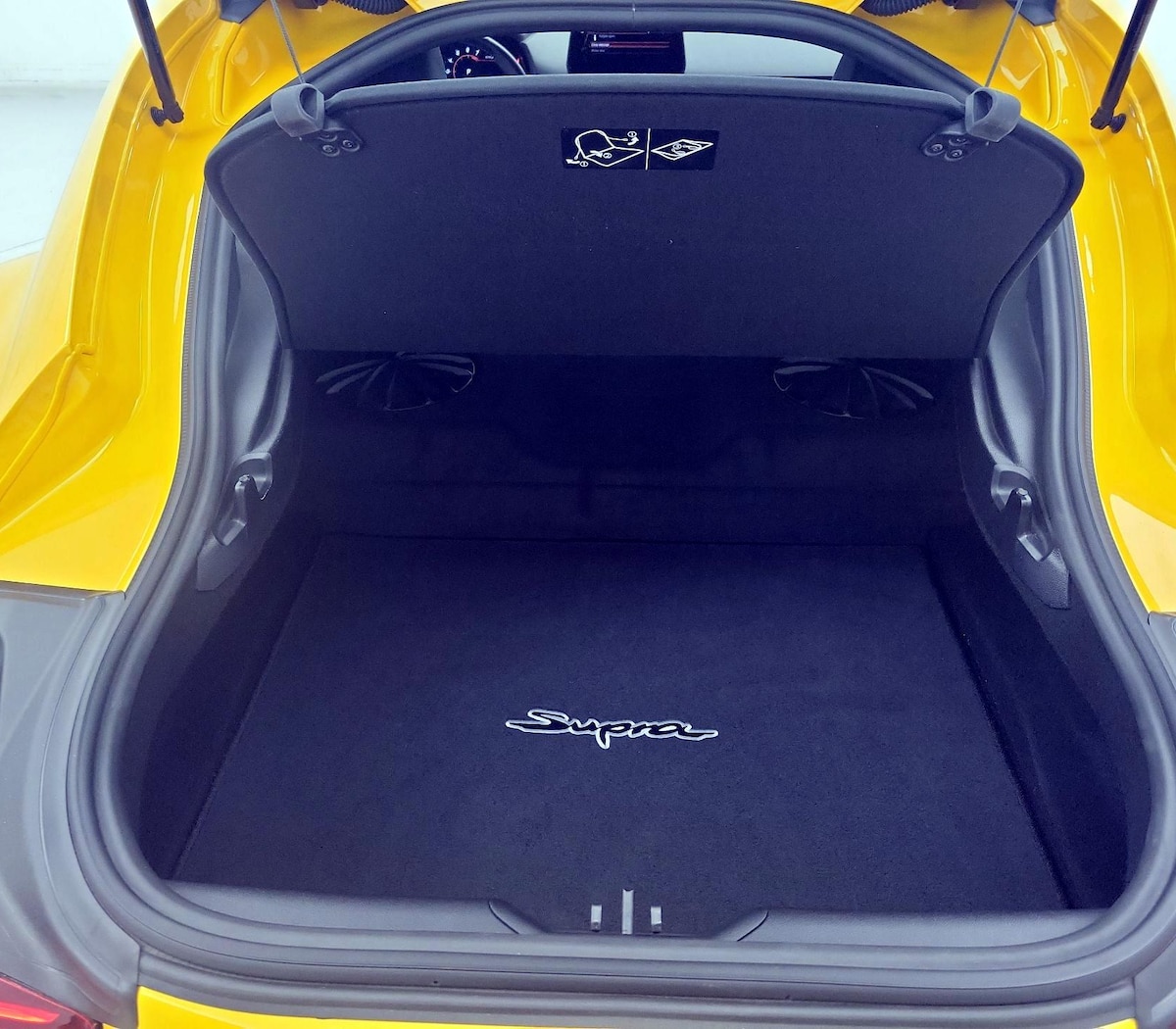 Trunk/Cargo (Seats Up)