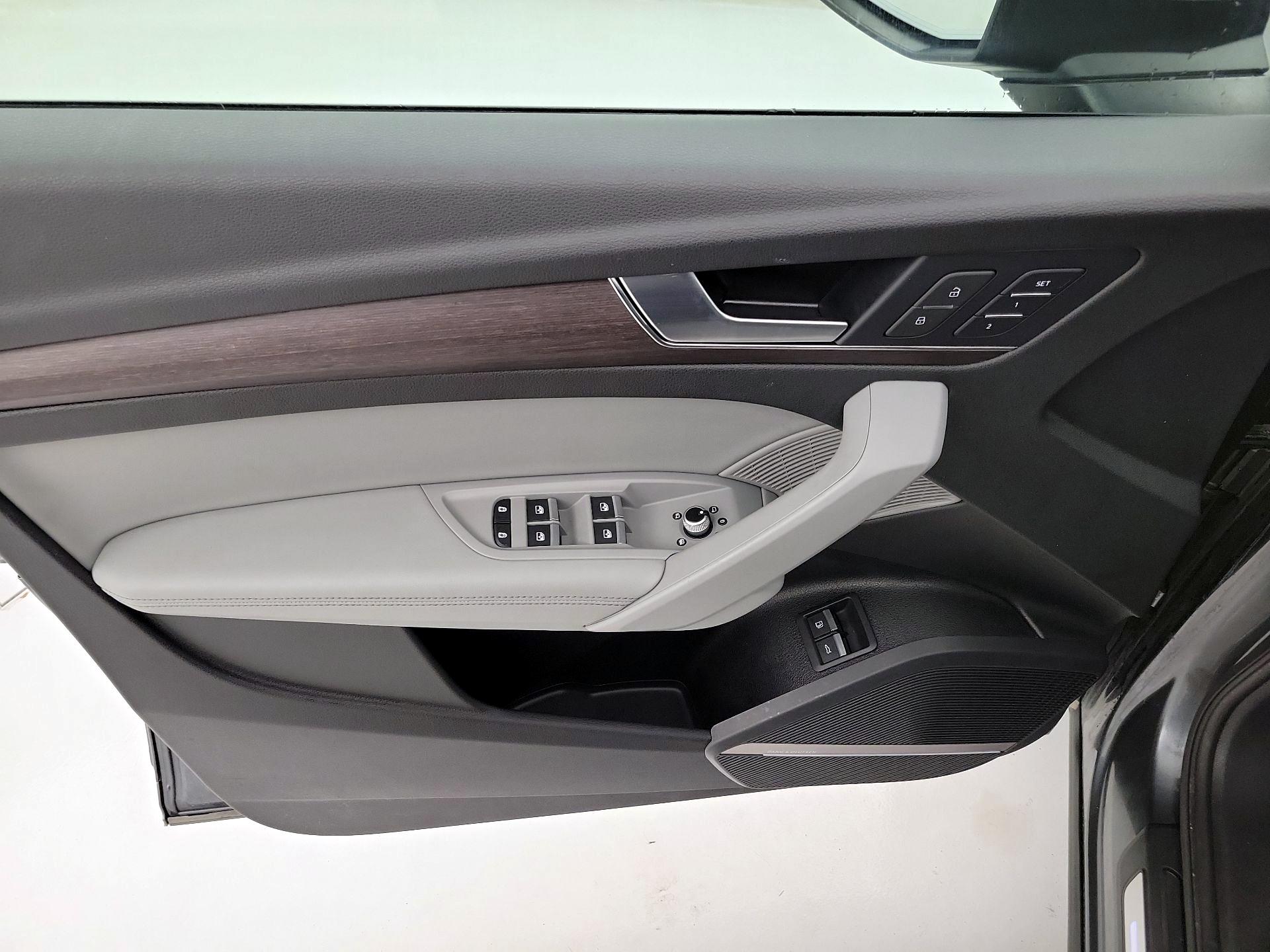 Thumbnail: 2021 Audi Q5 - 12