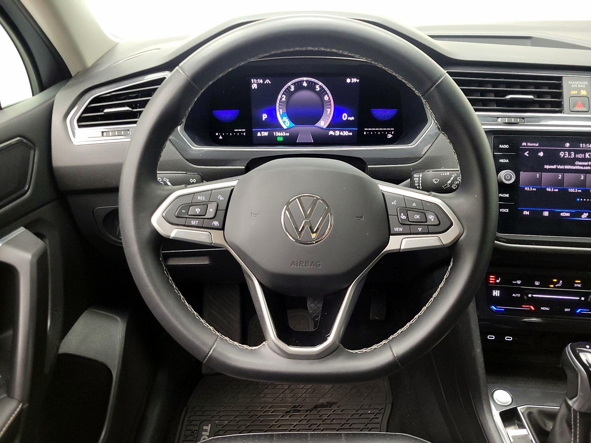 Thumbnail: 2022 Volkswagen Tiguan - 10