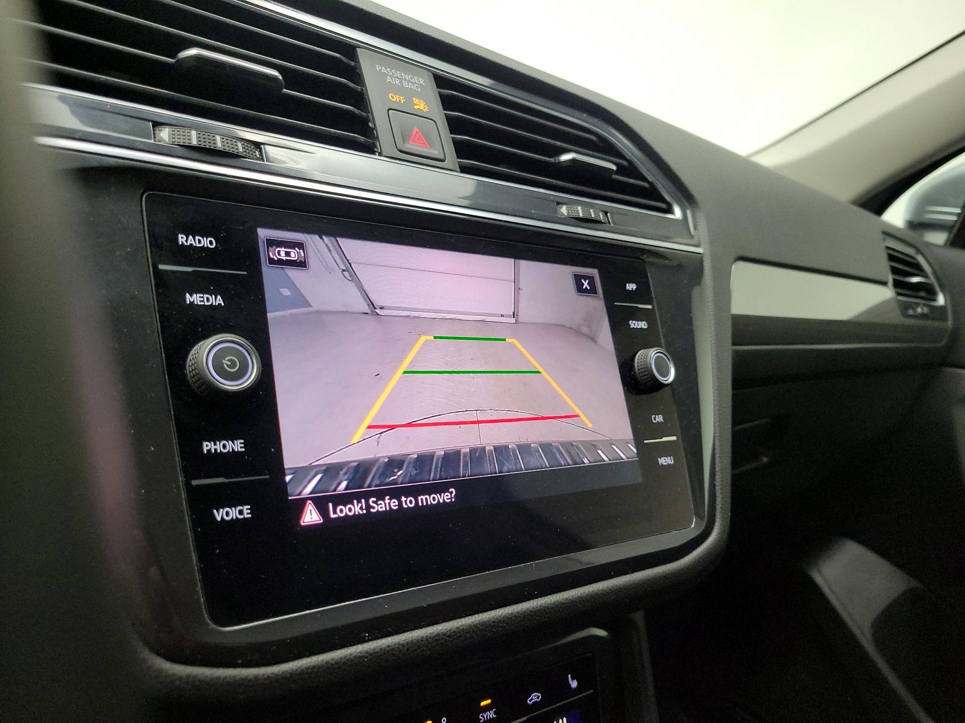 Thumbnail: 2022 Volkswagen Tiguan - 14