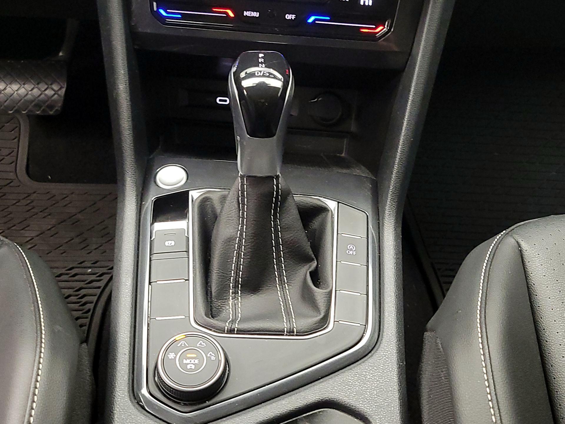 Thumbnail: 2022 Volkswagen Tiguan - 17