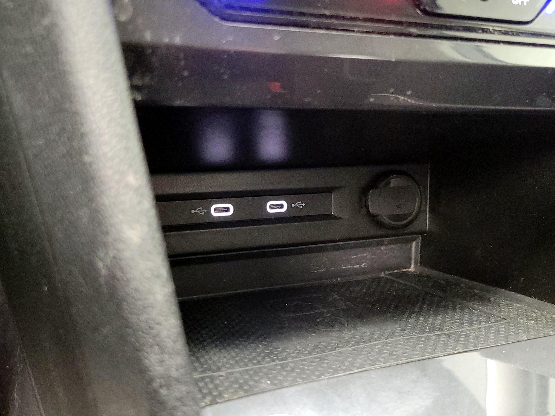 Thumbnail: 2022 Volkswagen Tiguan - 18