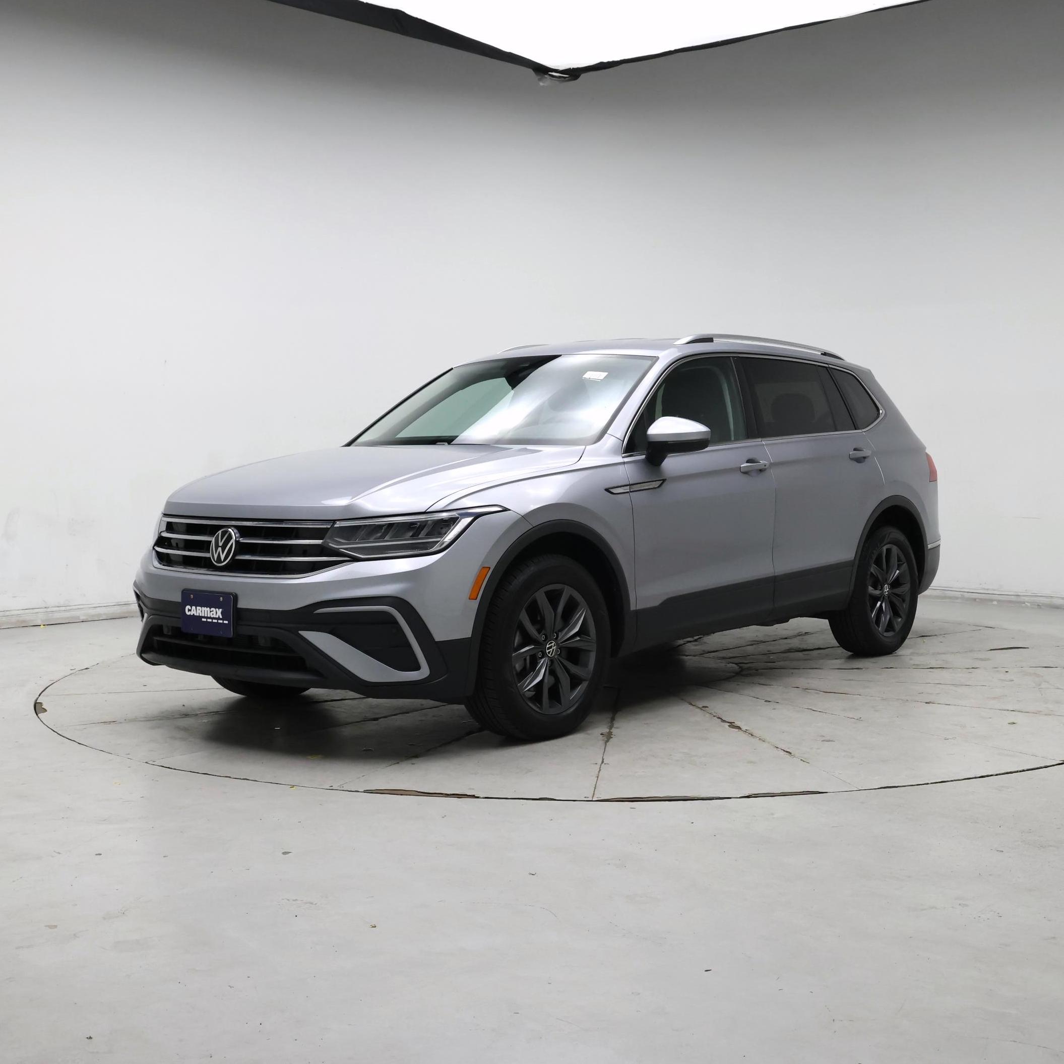 Thumbnail: 2022 Volkswagen Tiguan - 4