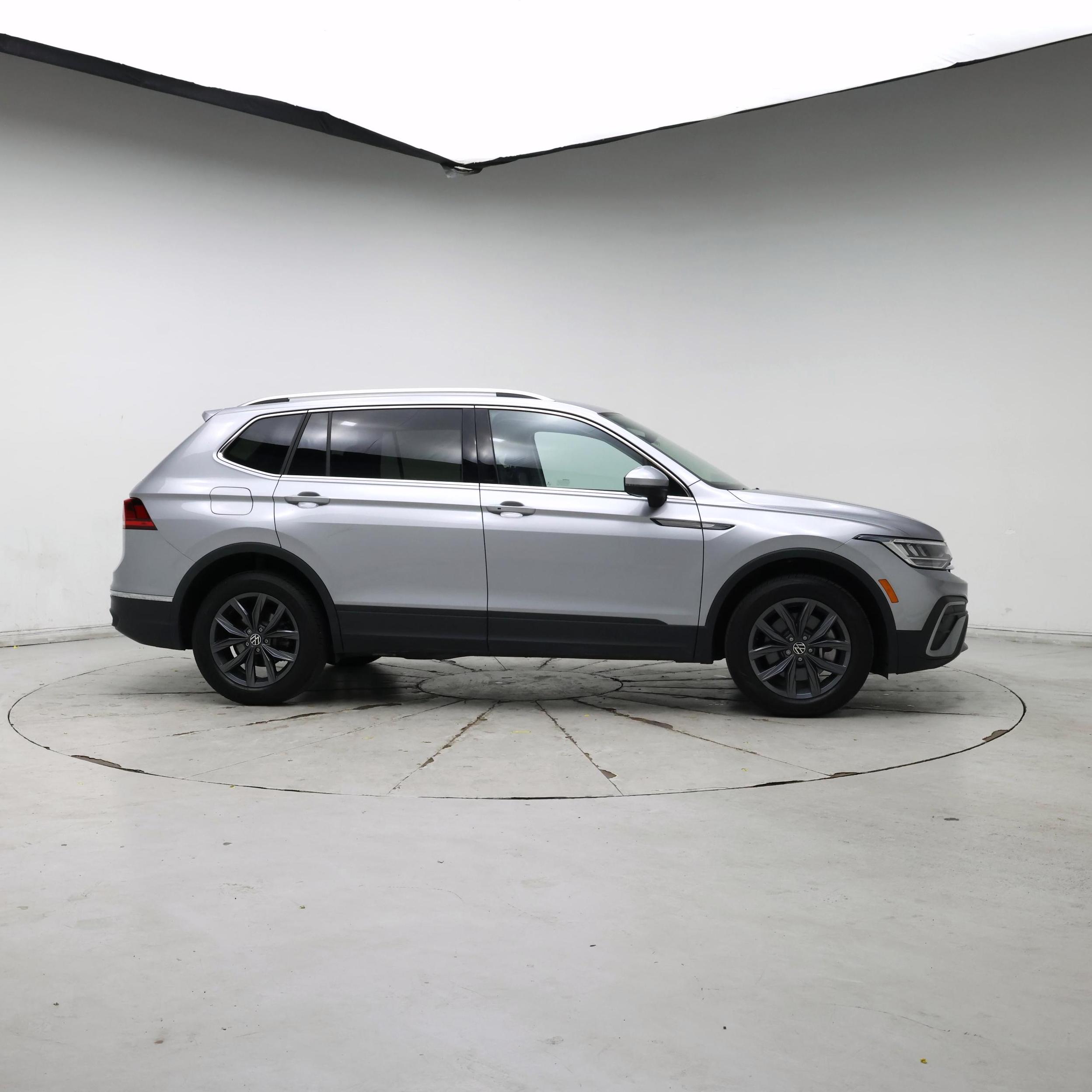 Thumbnail: 2022 Volkswagen Tiguan - 7