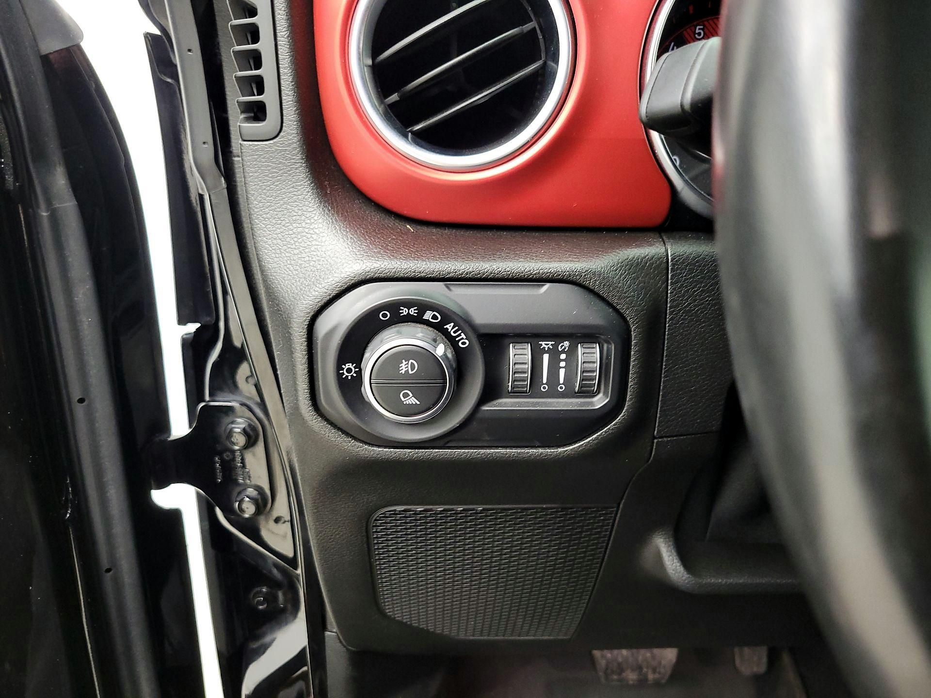 Thumbnail: 2021 Jeep Gladiator - 13